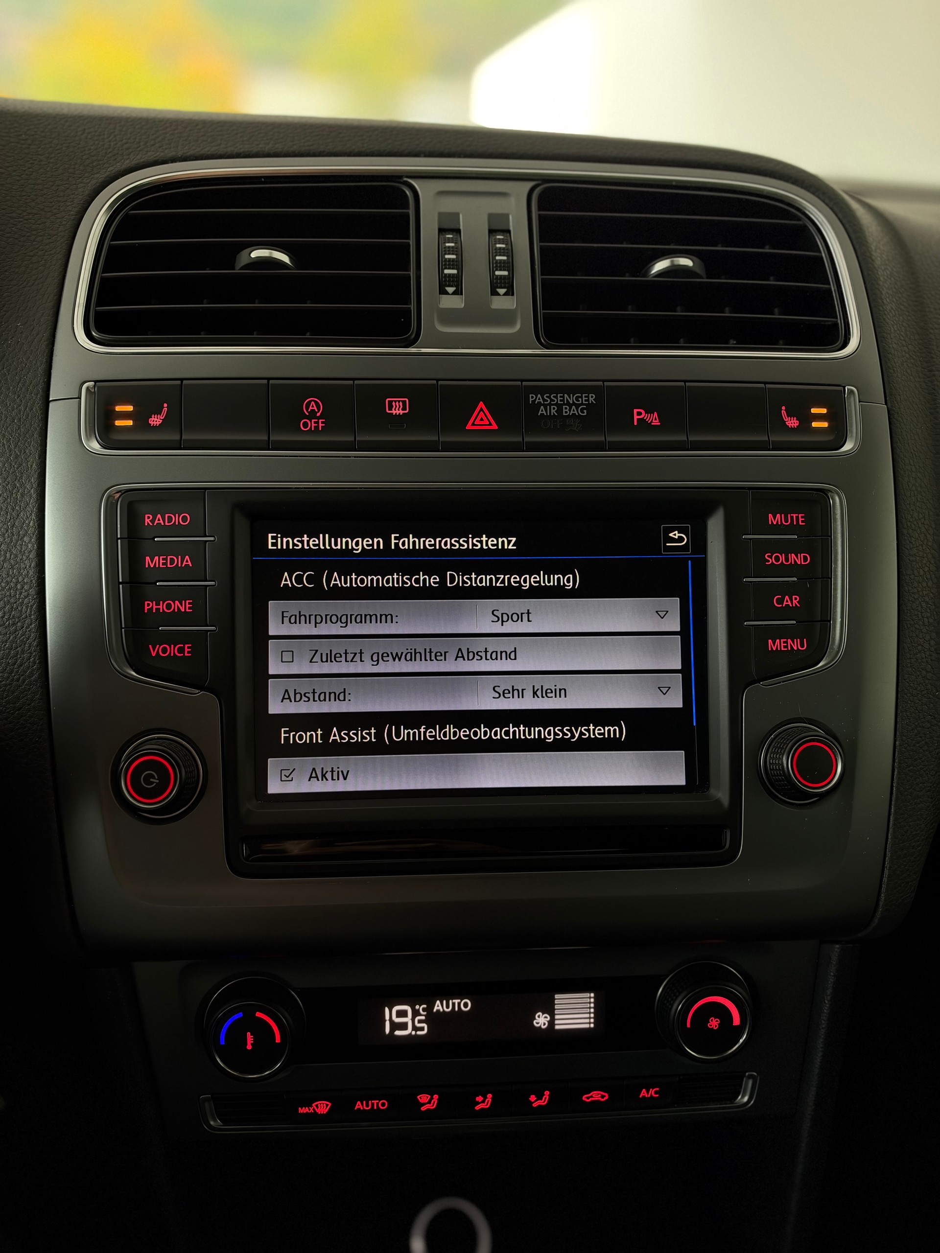 VW Polo 1.2 TSI BMT Allstar DSG-image-12