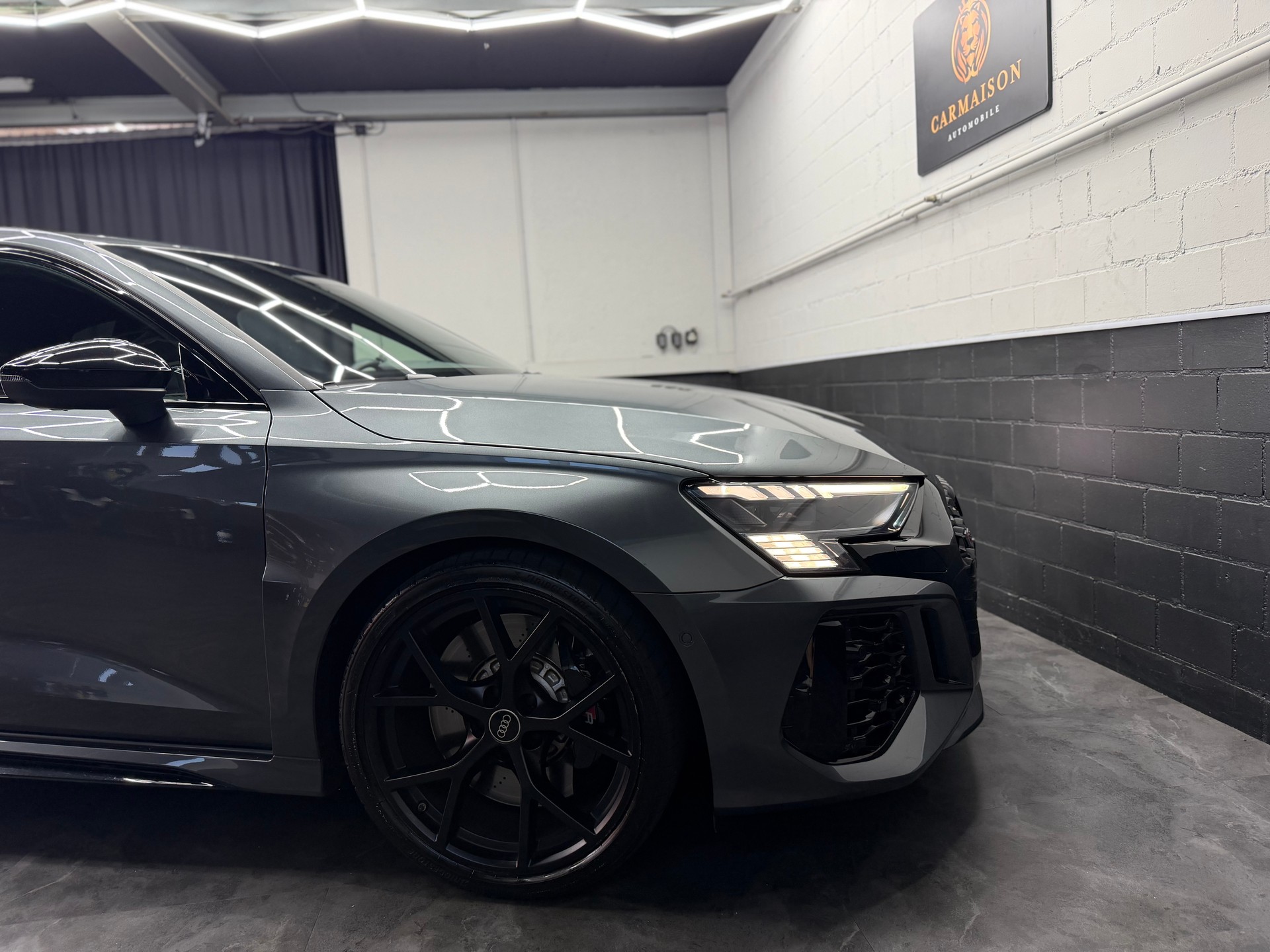 AUDI RS3 Limousine 2.5 TSI quattro S-tronic | CH-Auto aus 1. Hand | Bang & Olufsen Surround | Ambiente | CarPlay-image-8
