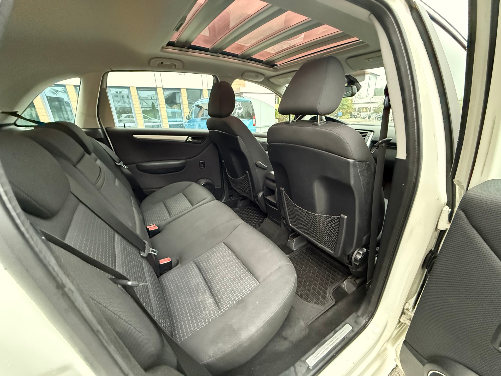 MERCEDES-BENZ B 200 Autotronic-image-6