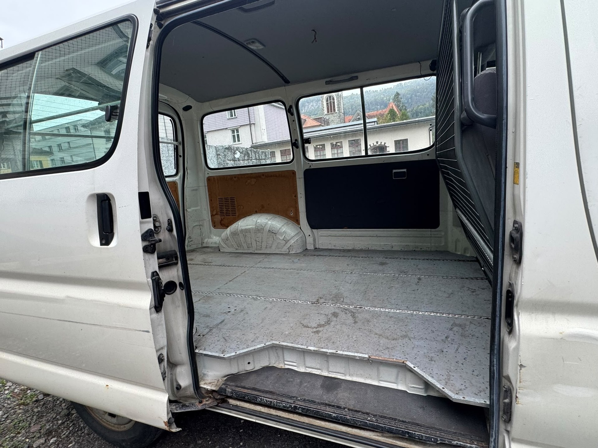 TOYOTA Hiace 2.7 Van 4x4-image-14