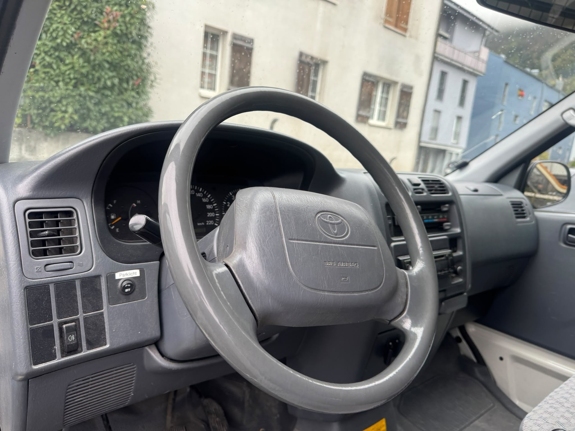TOYOTA Hiace 2.7 Van 4x4-image-12