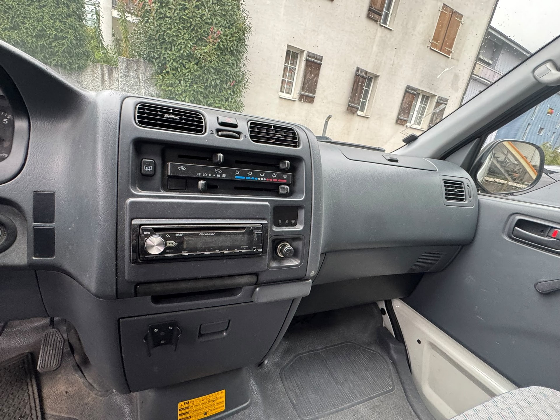 TOYOTA Hiace 2.7 Van 4x4-image-11