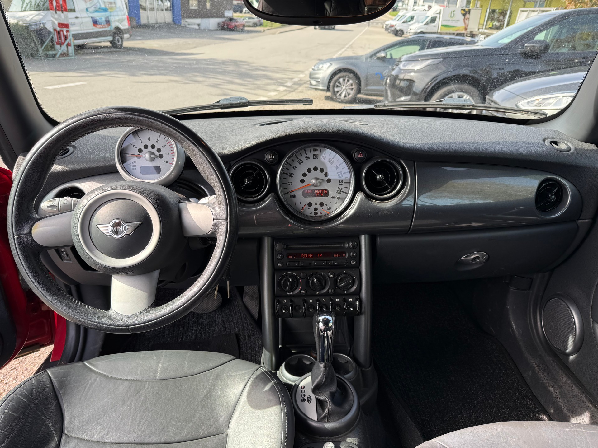 MINI Mini cooper Cabriolet-image-12