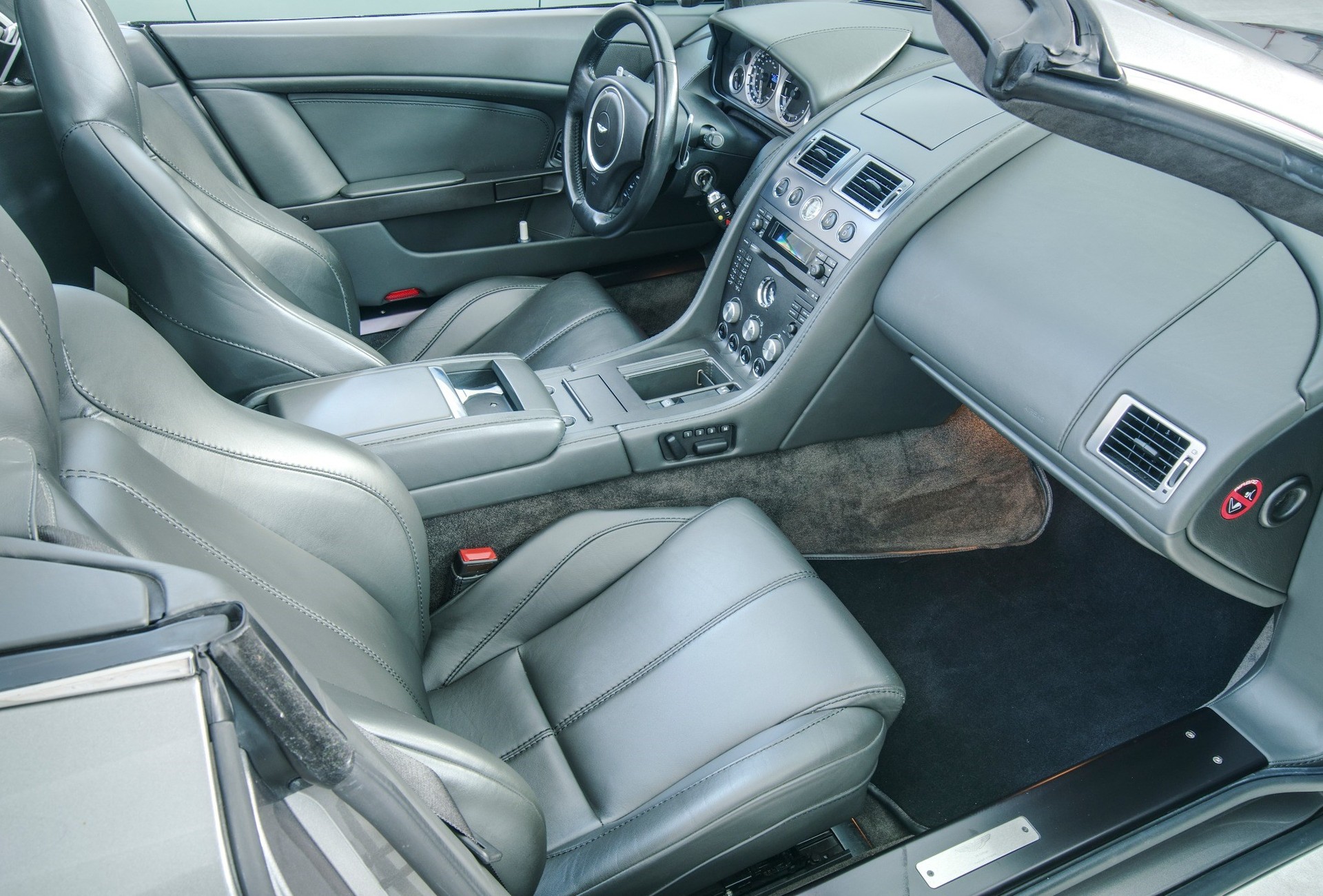 ASTON MARTIN V8 Vantage 4.3 Sportshift-image-9