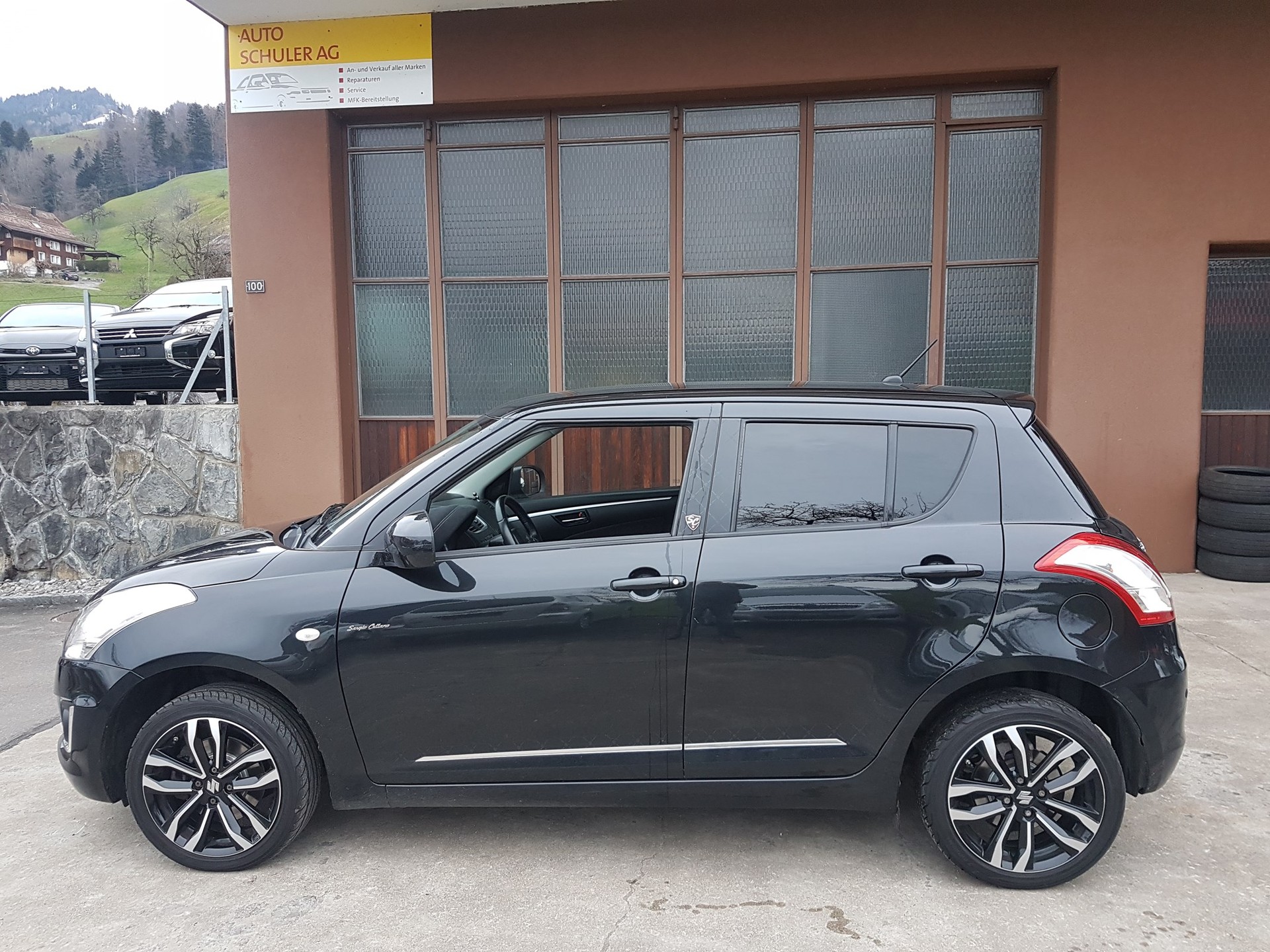 SUZUKI Swift 1.2i 16V Sergio Cellano 4x4-image-1