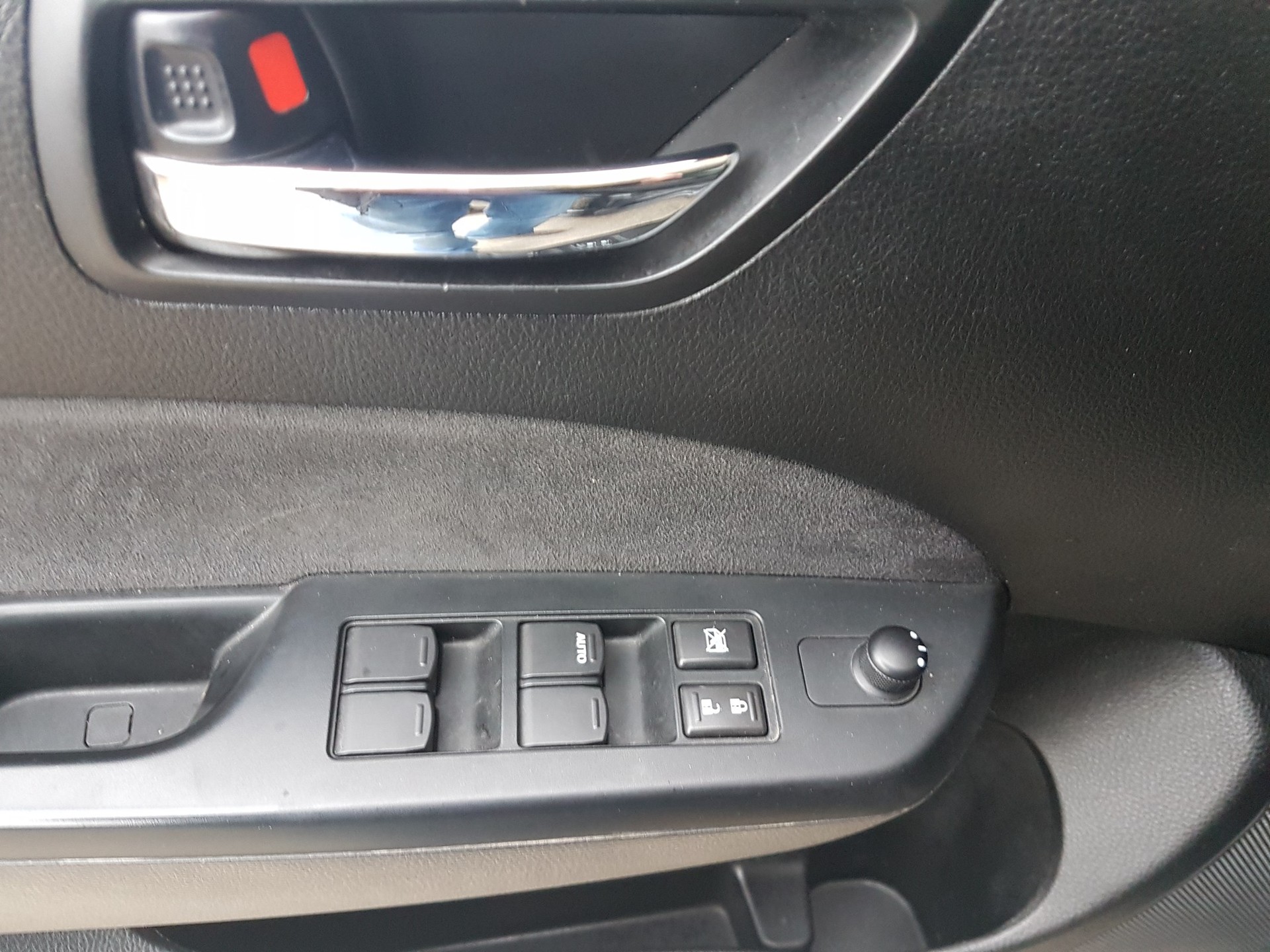 SUZUKI Swift 1.2i 16V Sergio Cellano 4x4-image-4