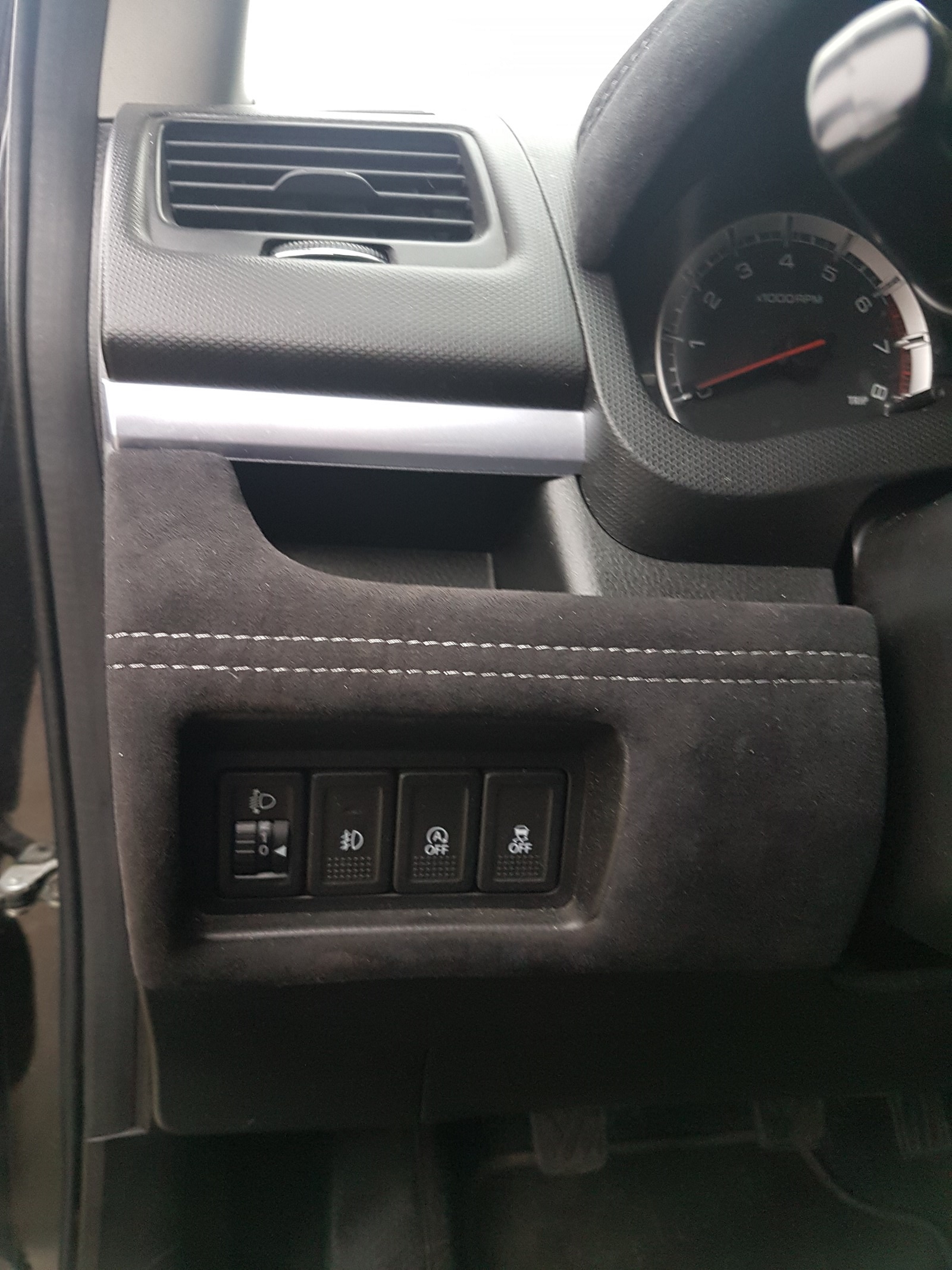 SUZUKI Swift 1.2i 16V Sergio Cellano 4x4-image-5