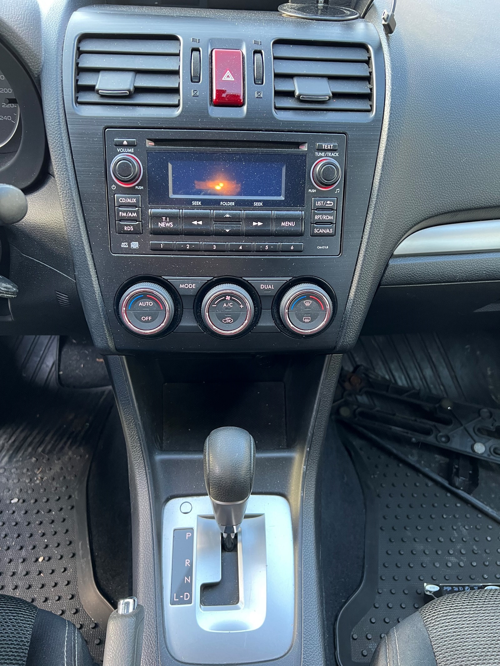 SUBARU XV 1.6 Swiss One AWD CVT-image-13