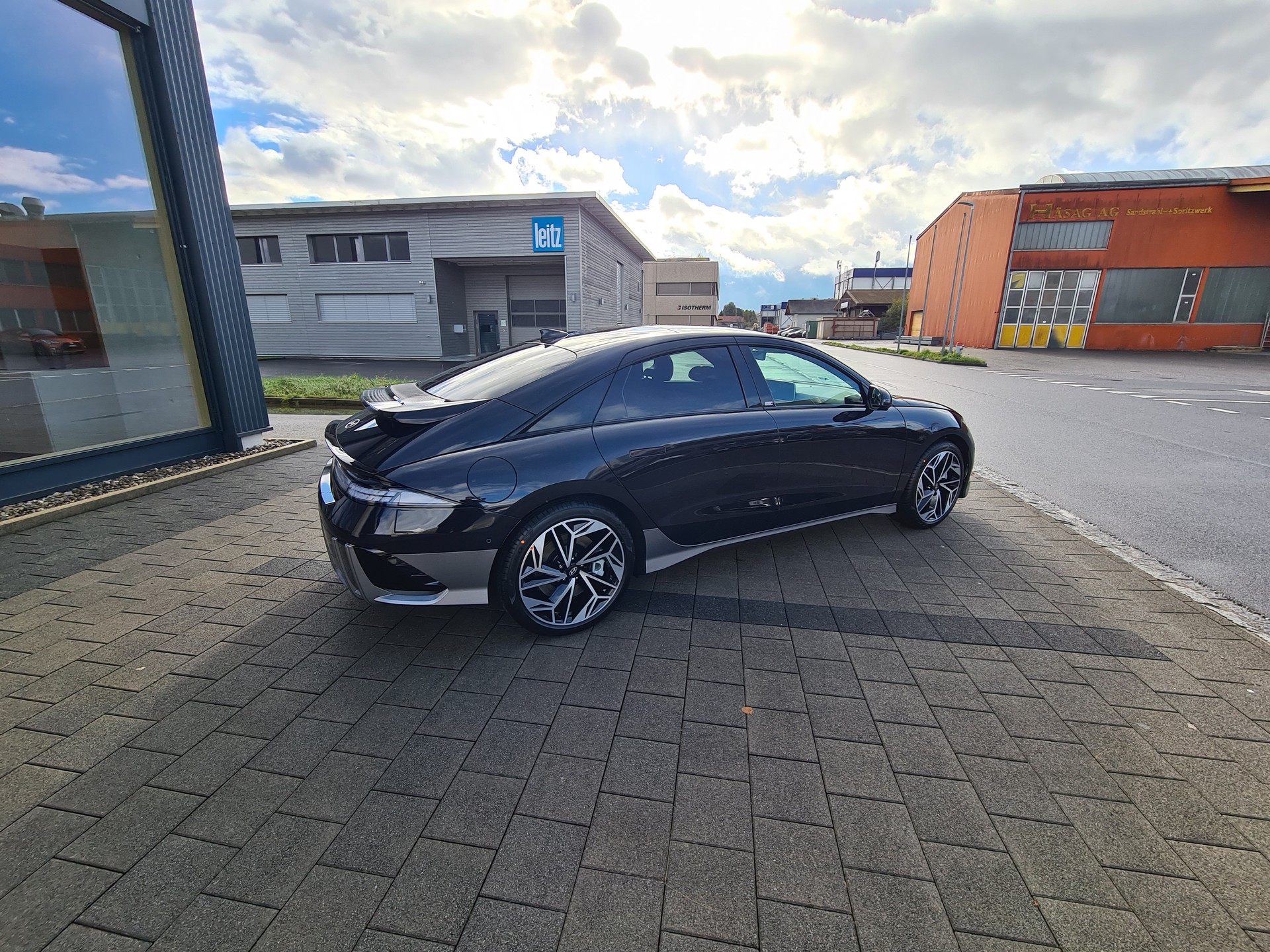 HYUNDAI Ioniq 6 77kWh Launch Edition 4WD-image-6