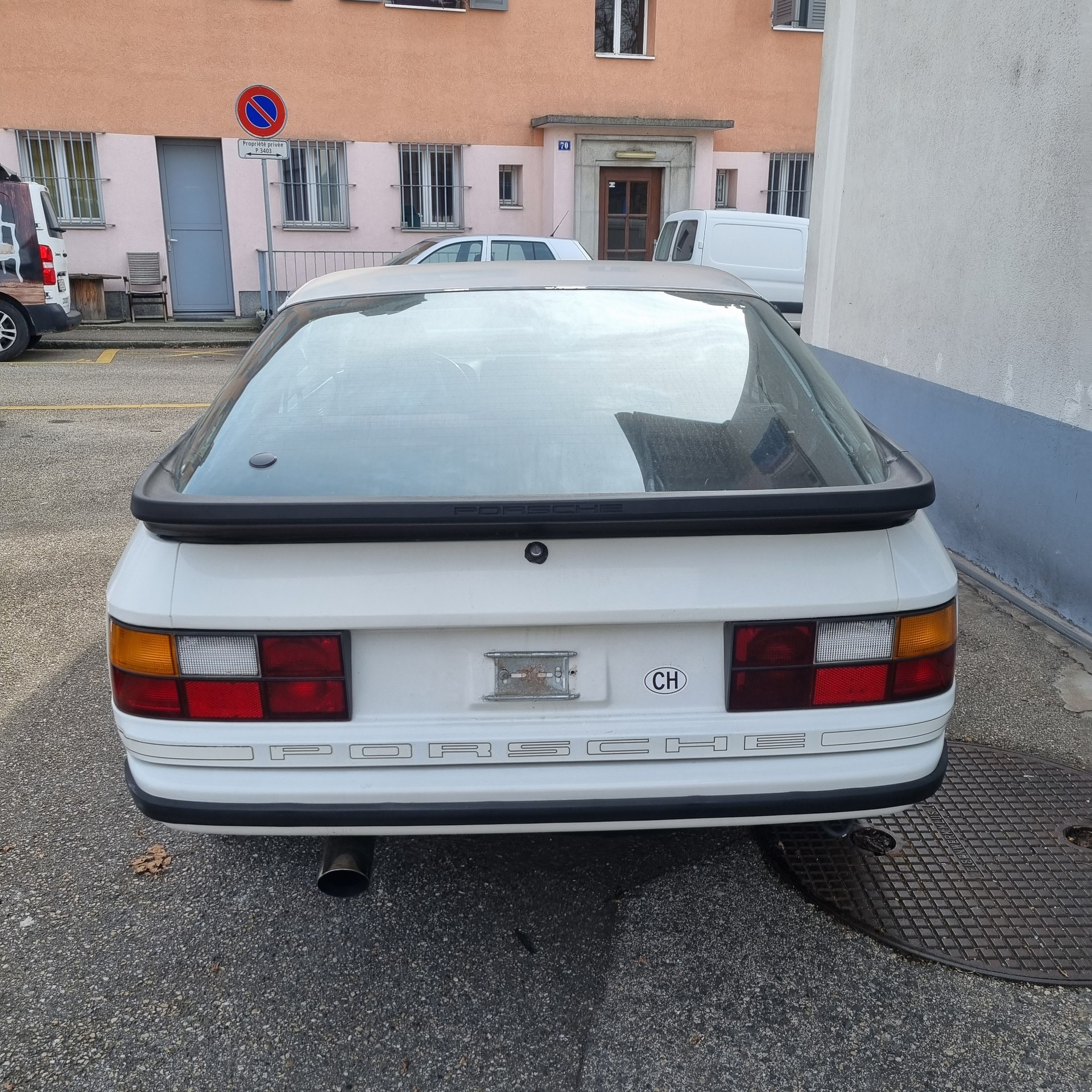 PORSCHE 924-image-4