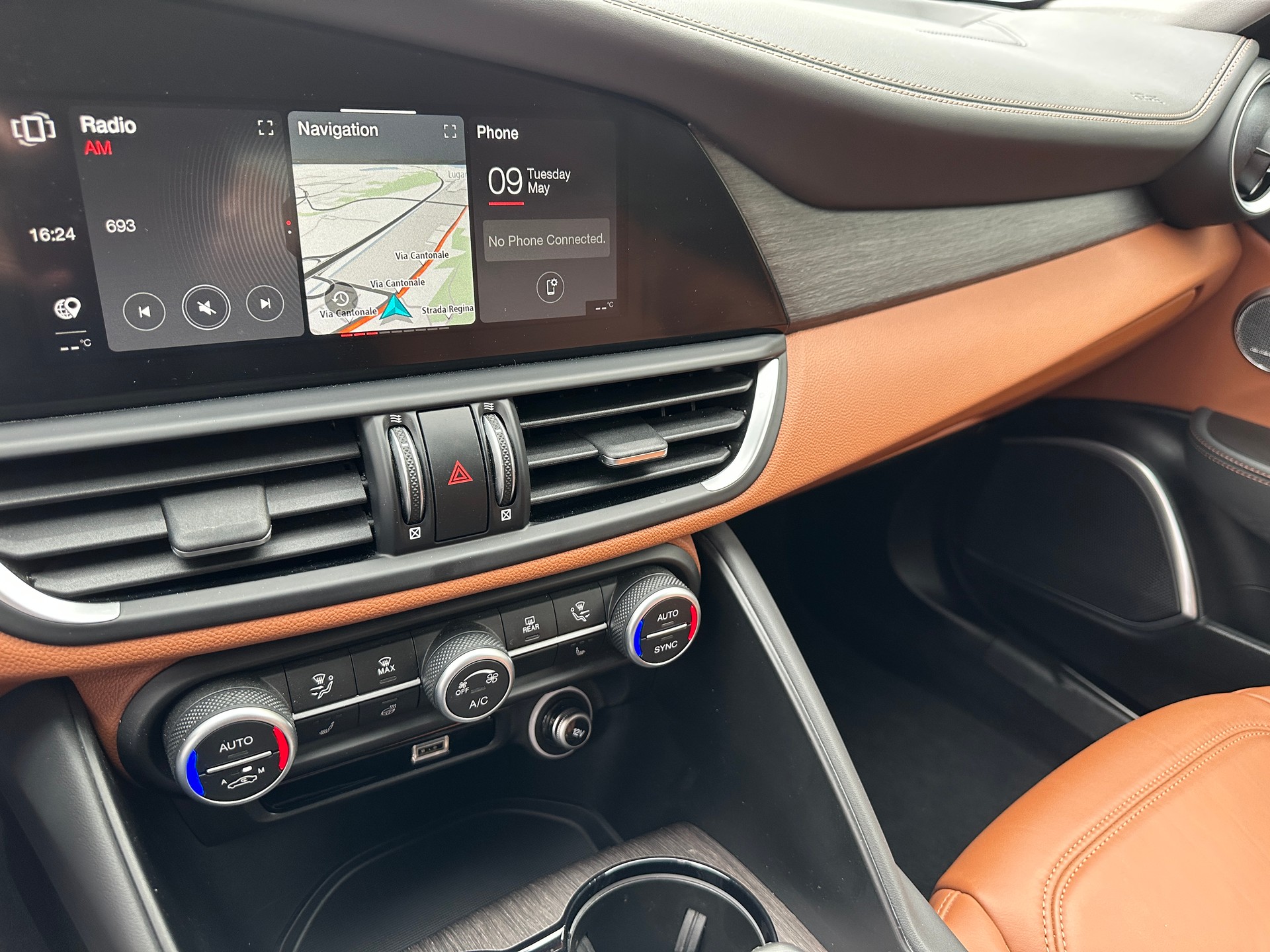 ALFA ROMEO Giulia 2.0 Ti 200 CV-image-12