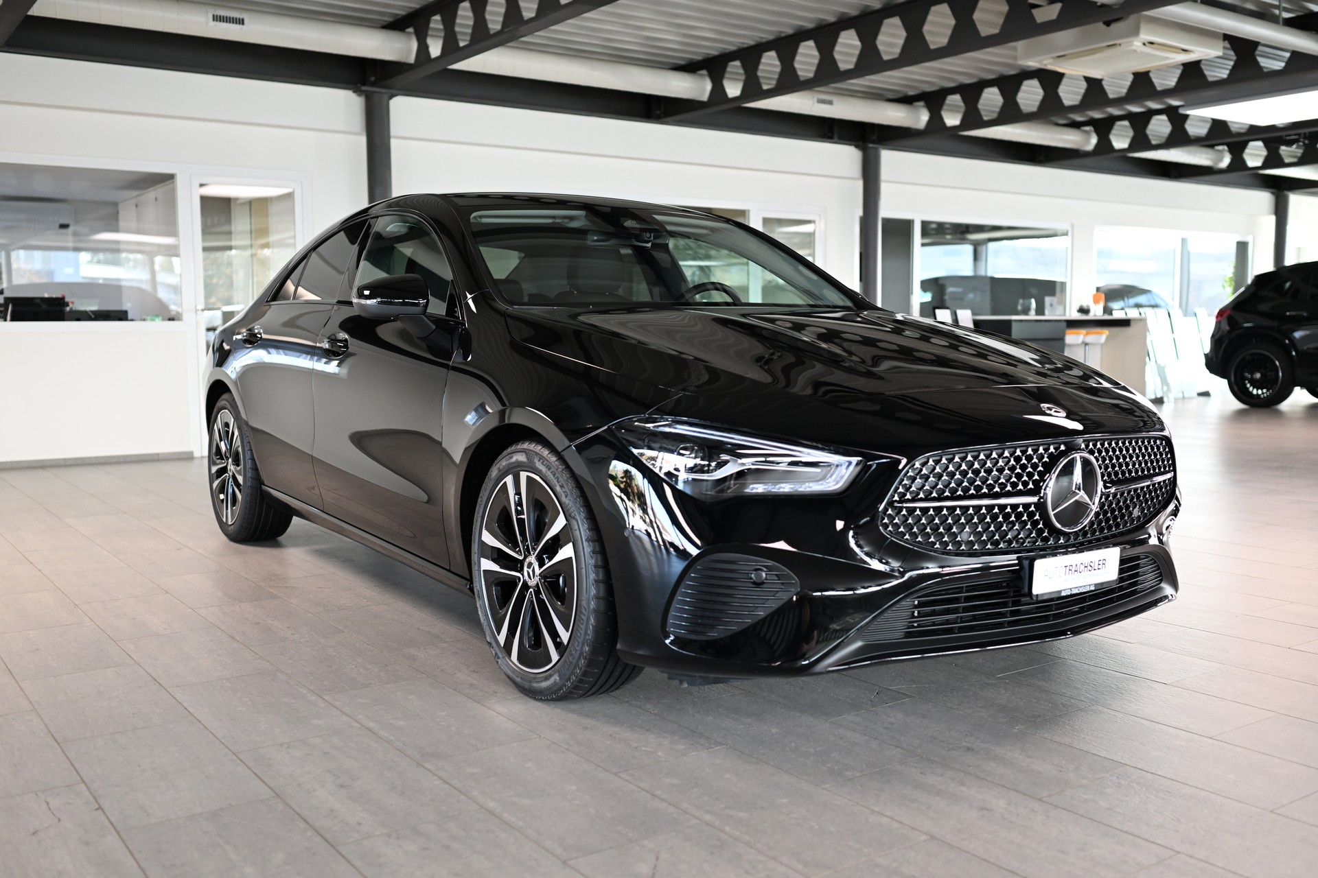 MERCEDES-BENZ CLA 180 Coupé 7G-DCT-image-1