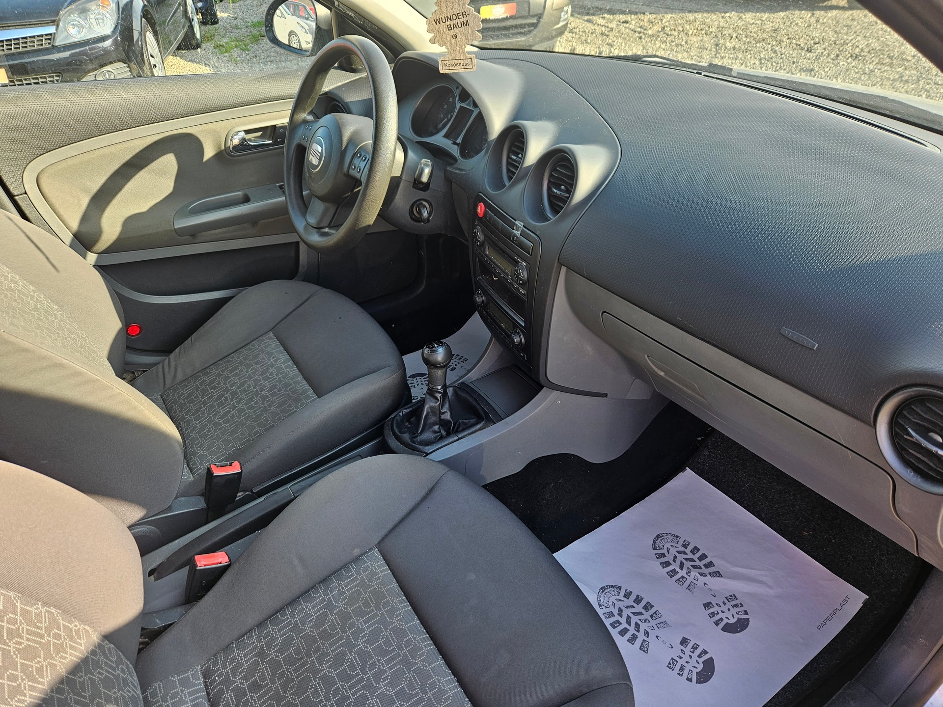 SEAT Ibiza 1.4 16V Edition Joya-image-14
