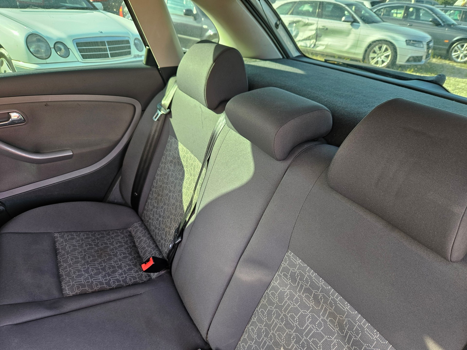 SEAT Ibiza 1.4 16V Edition Joya-image-8