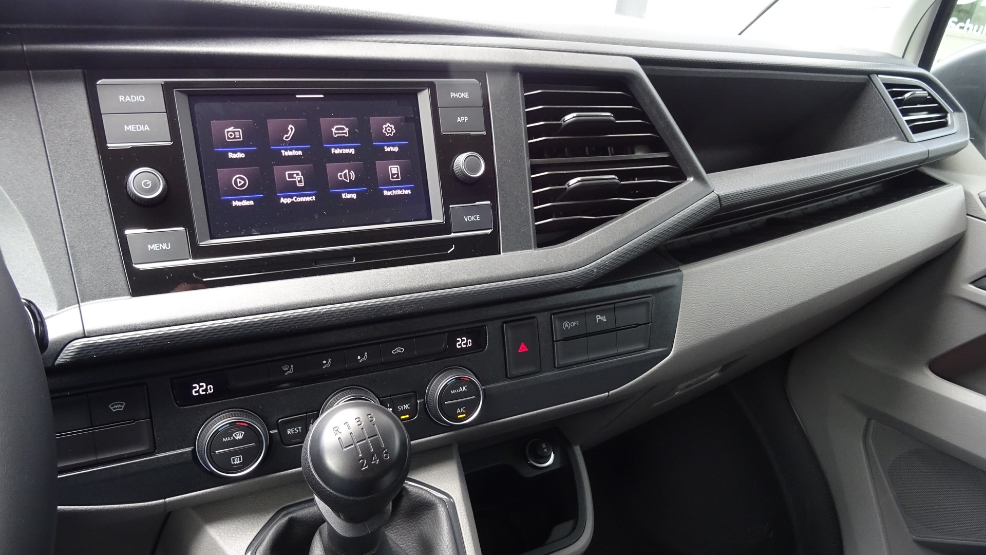 VW T6.1 Caravelle 2.0 TDI Trendline Liberty LWB-image-11