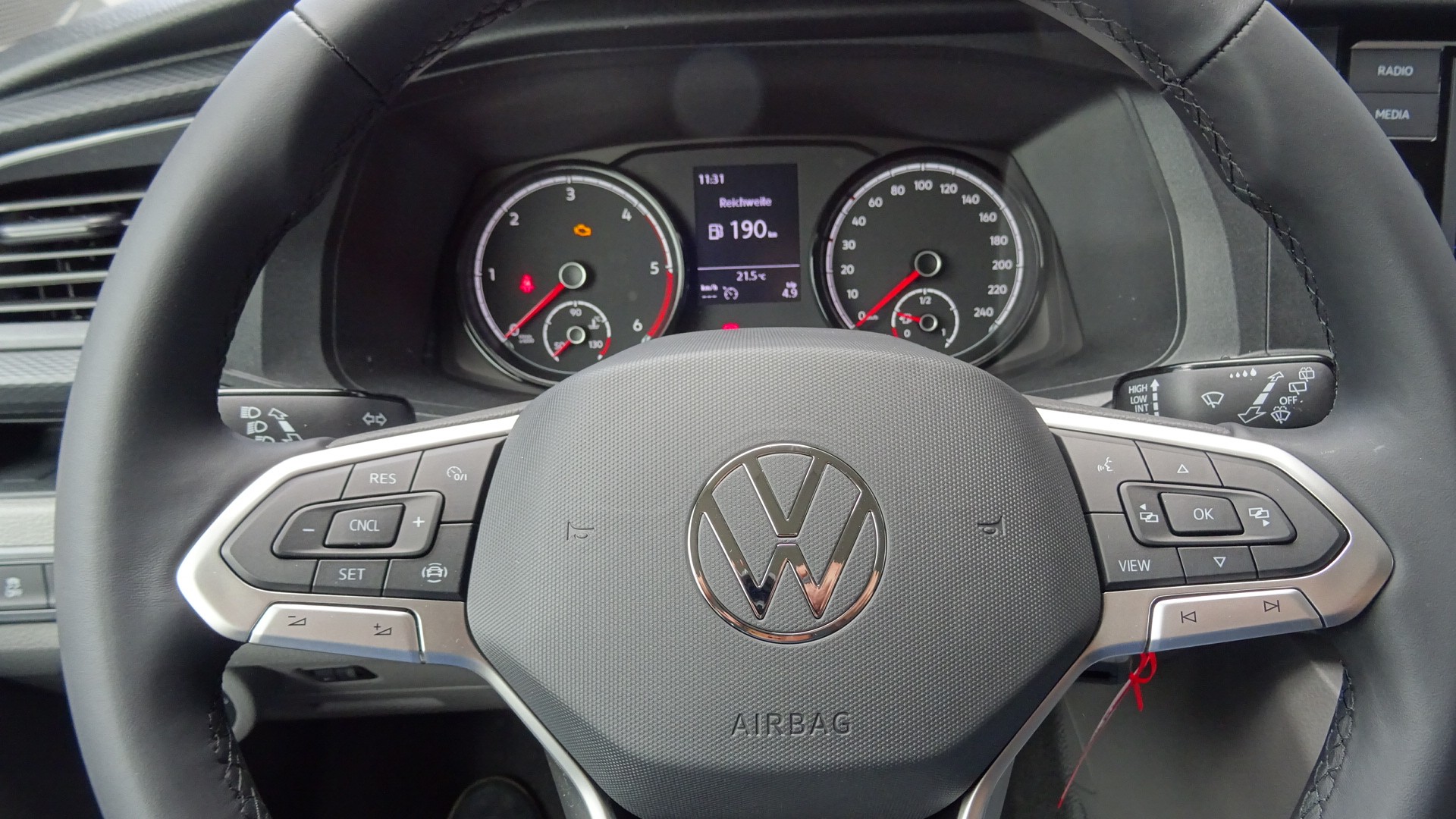 VW T6.1 Caravelle 2.0 TDI Trendline Liberty LWB-image-10