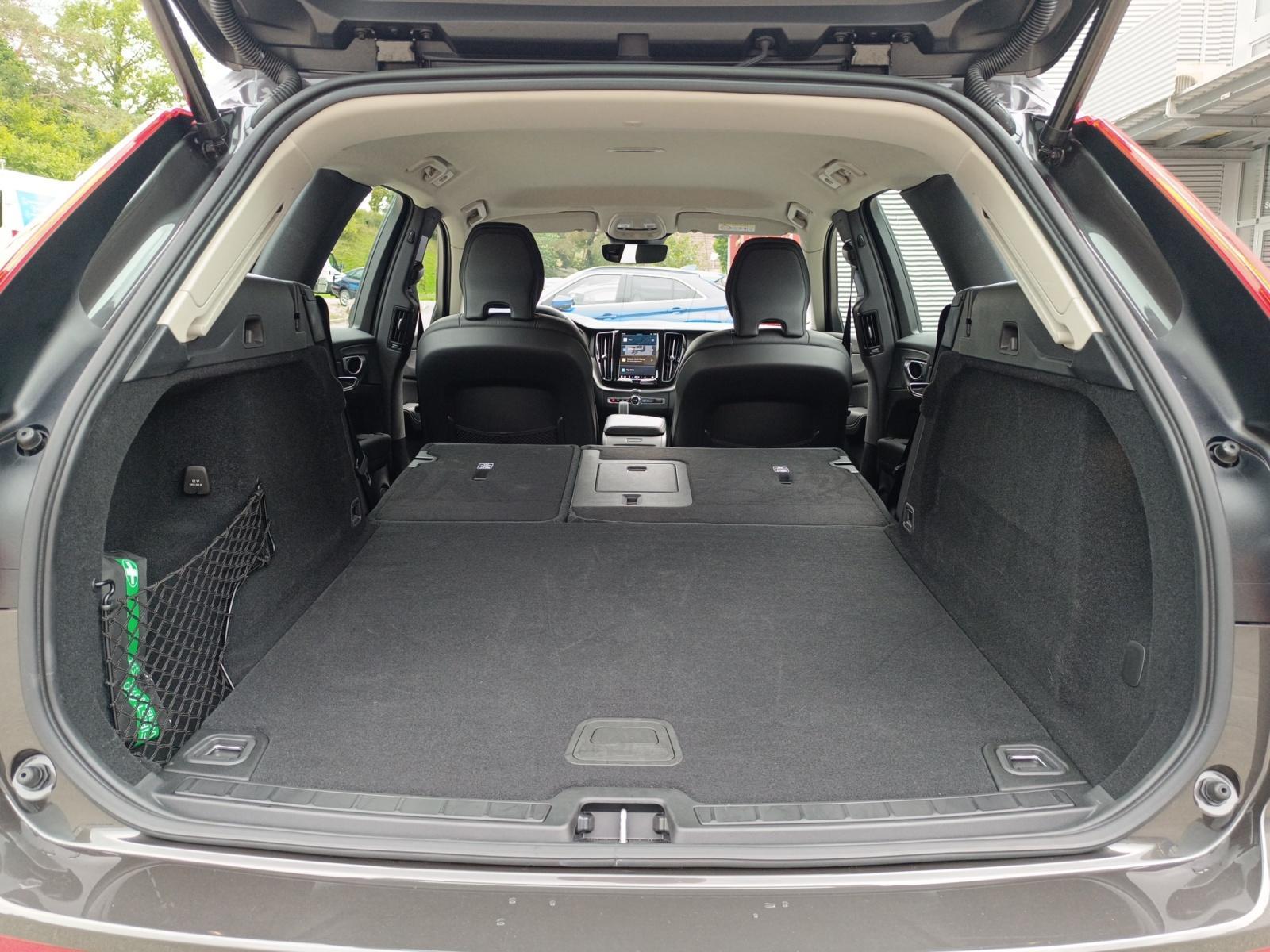 VOLVO XC60 2.0 B4 MH Core AWD-image-16