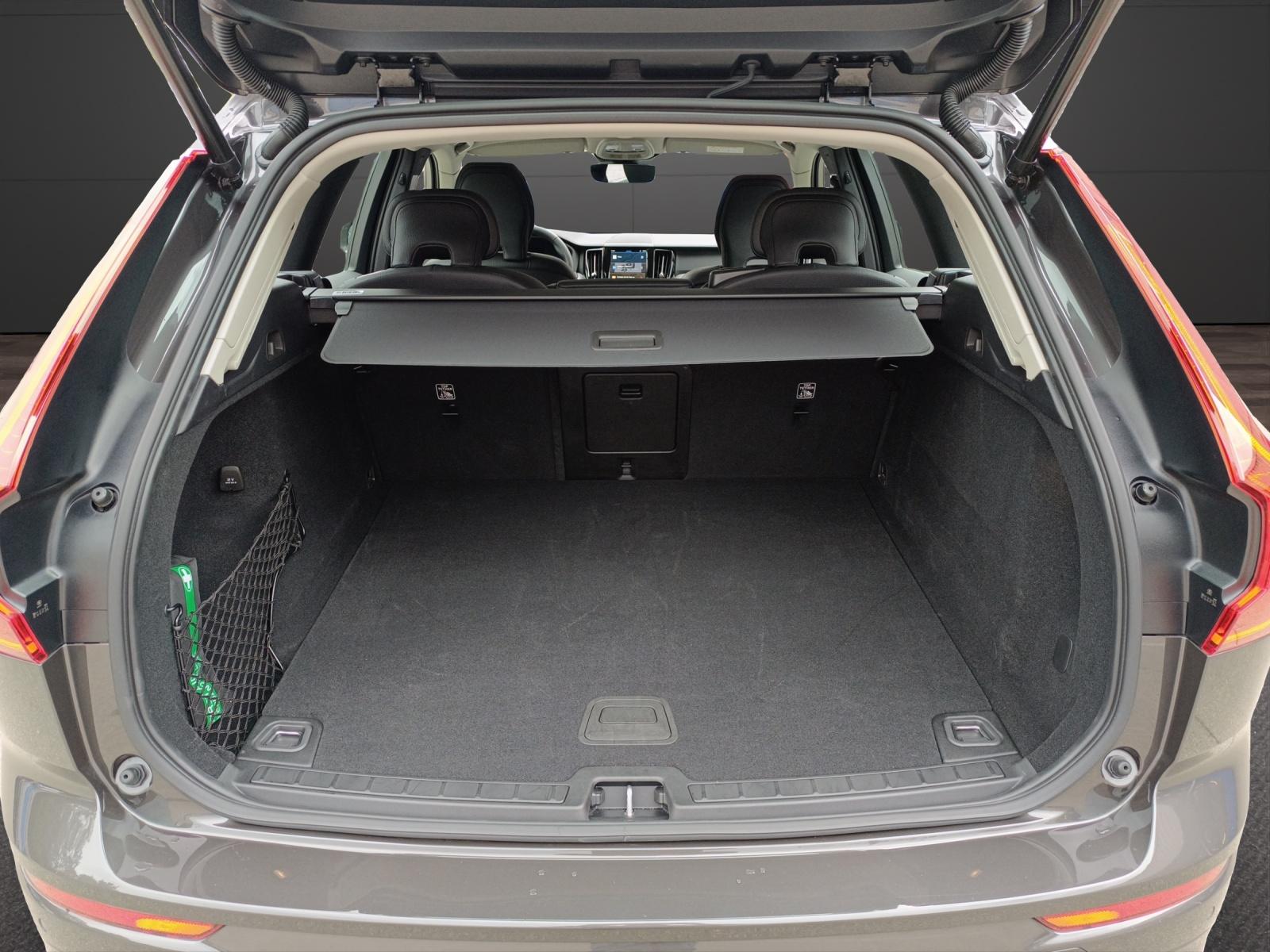 VOLVO XC60 2.0 B4 MH Core AWD-image-15