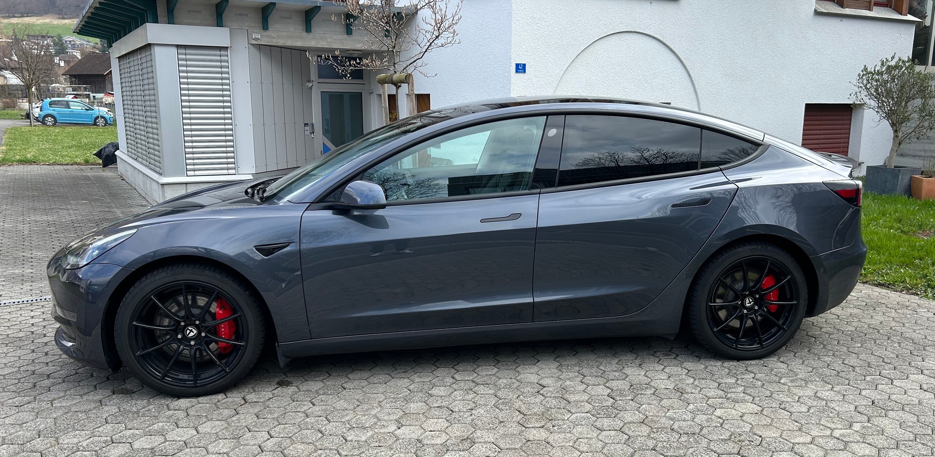 TESLA Model 3 Performance Dual Motor AWD-image-3