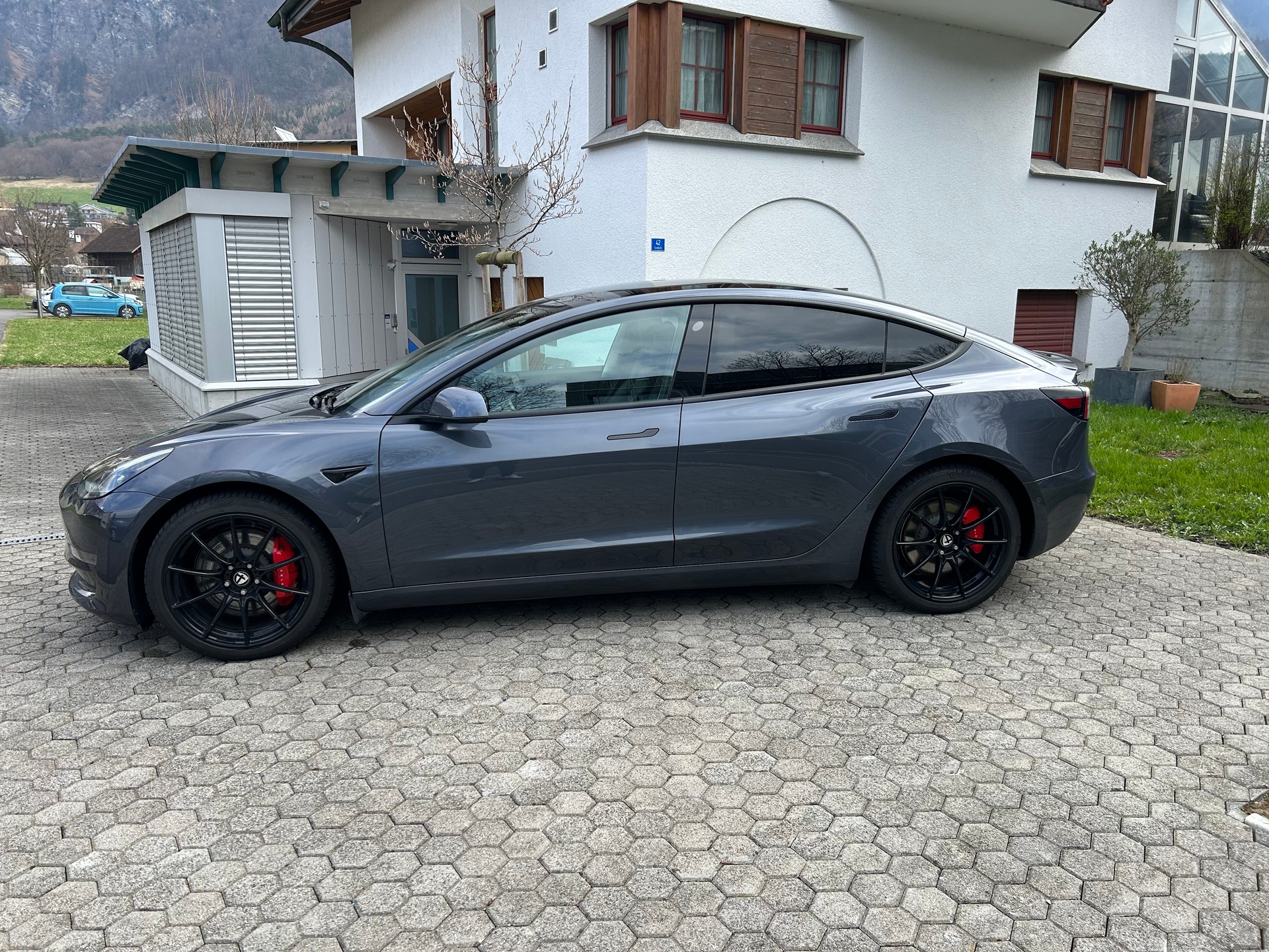 TESLA Model 3 Performance Dual Motor AWD-image-12