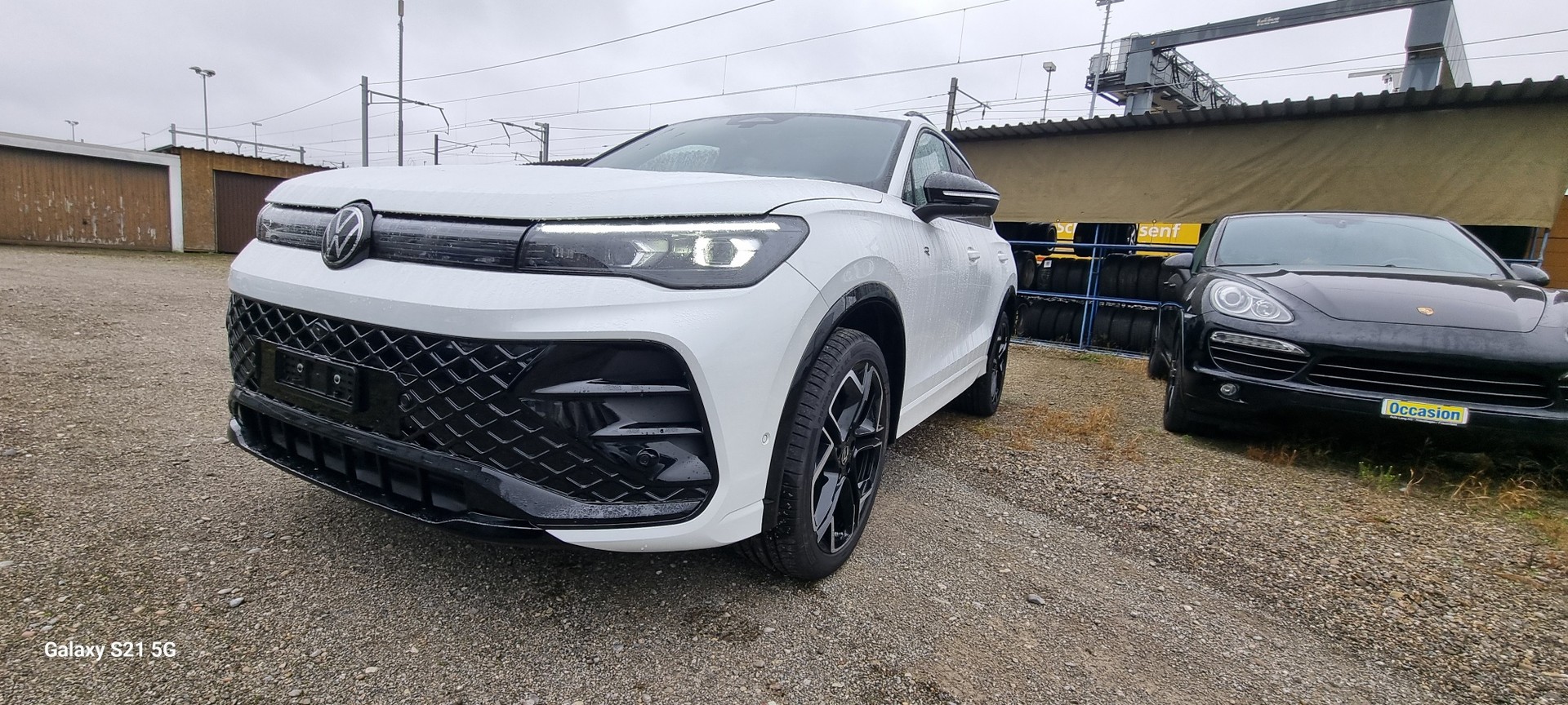 VW Tiguan 2.0 TDI SCR R-Line 4Motion DSG-image-2