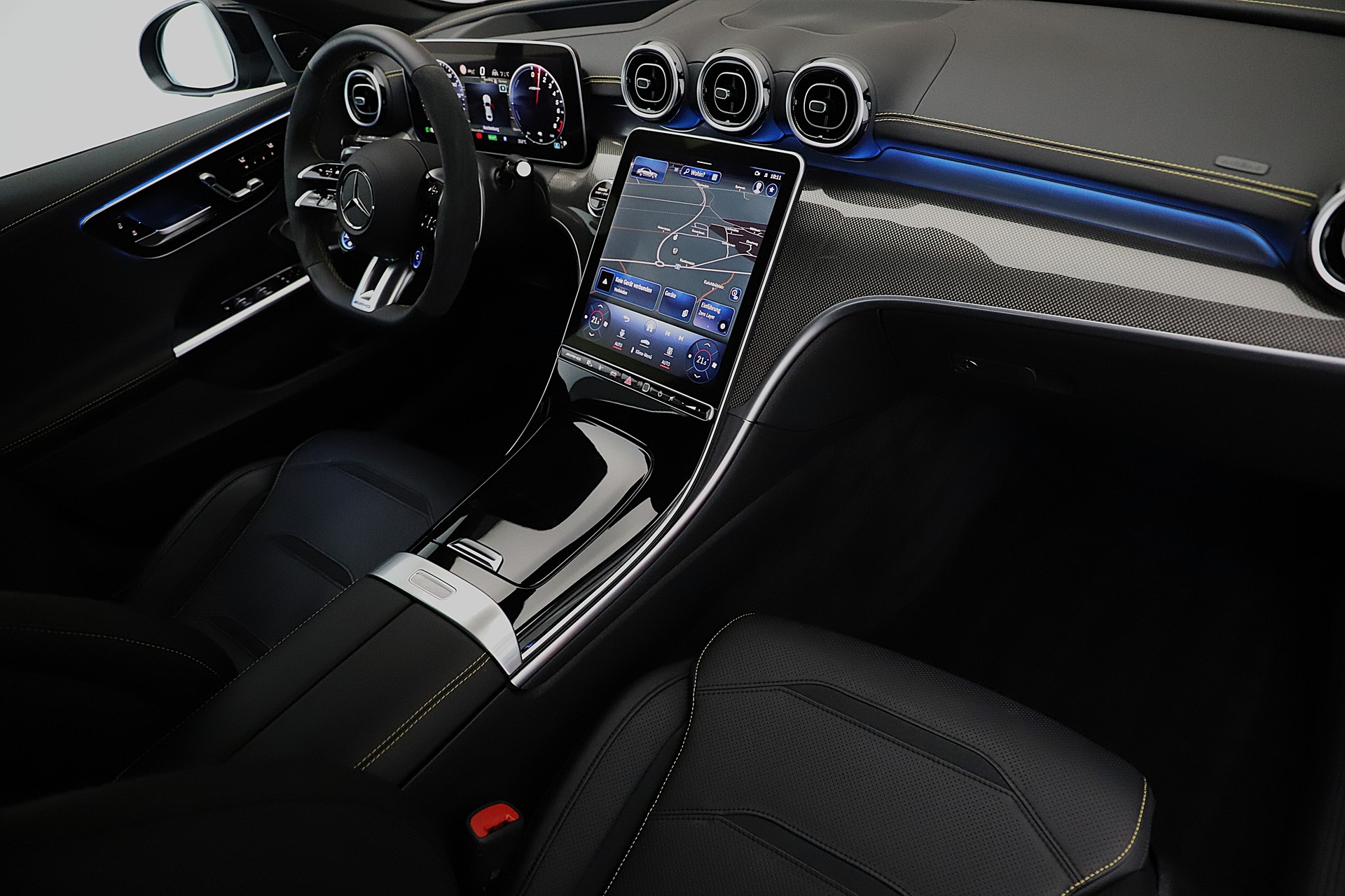 MERCEDES-BENZ C 63 S AMG E Performance 4 Matic-image-6