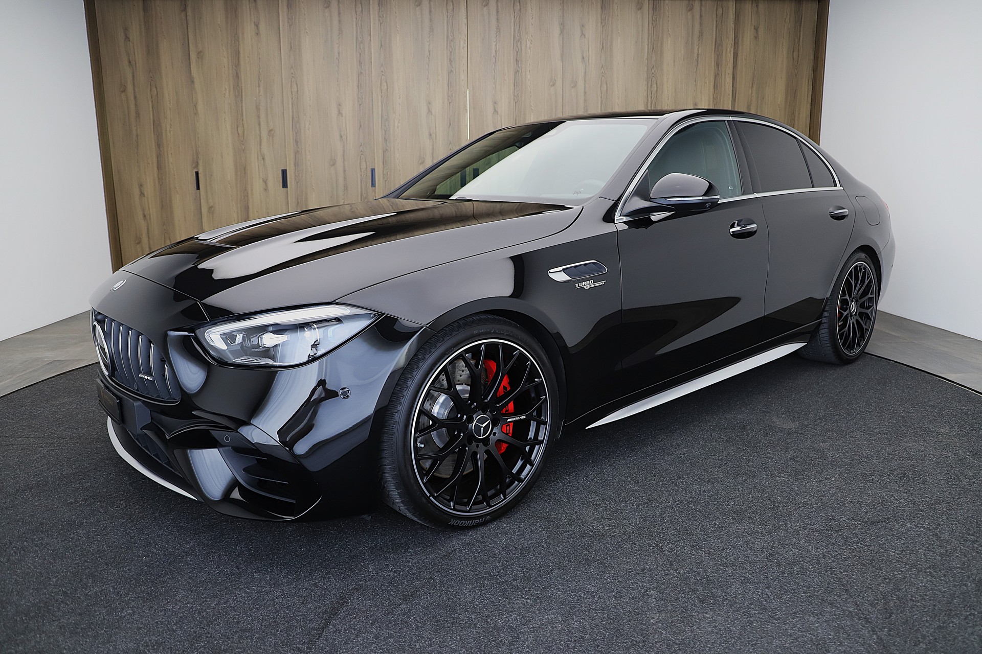 MERCEDES-BENZ C 63 S AMG E Performance 4 Matic