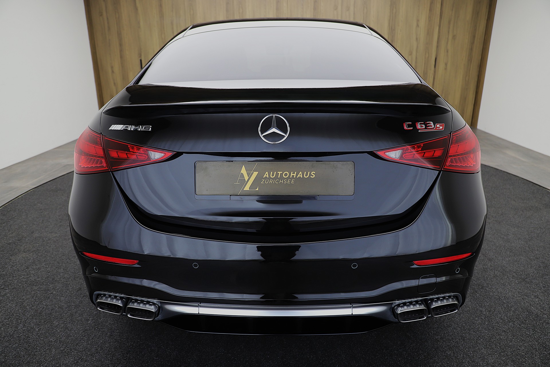 MERCEDES-BENZ C 63 S AMG E Performance 4 Matic-image-3