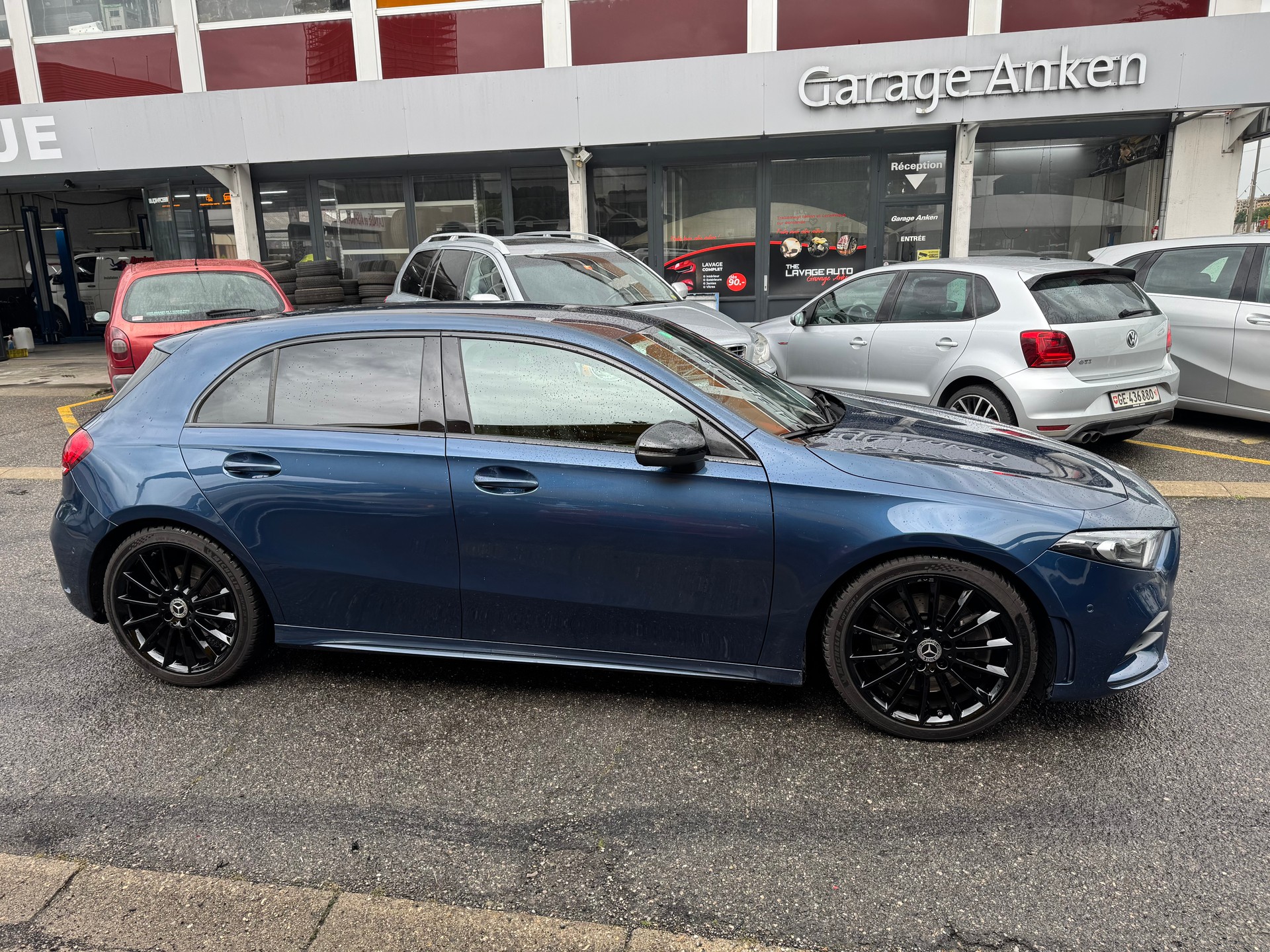 MERCEDES-BENZ A 250 AMG Line 7G-DCT-image-2