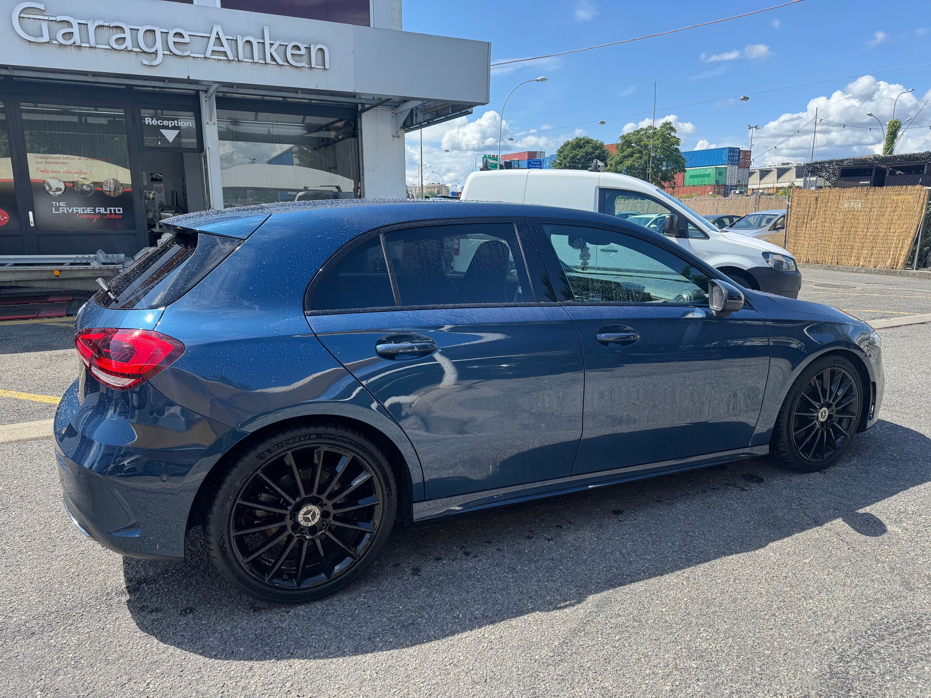 MERCEDES-BENZ A 250 AMG Line 7G-DCT-image-4
