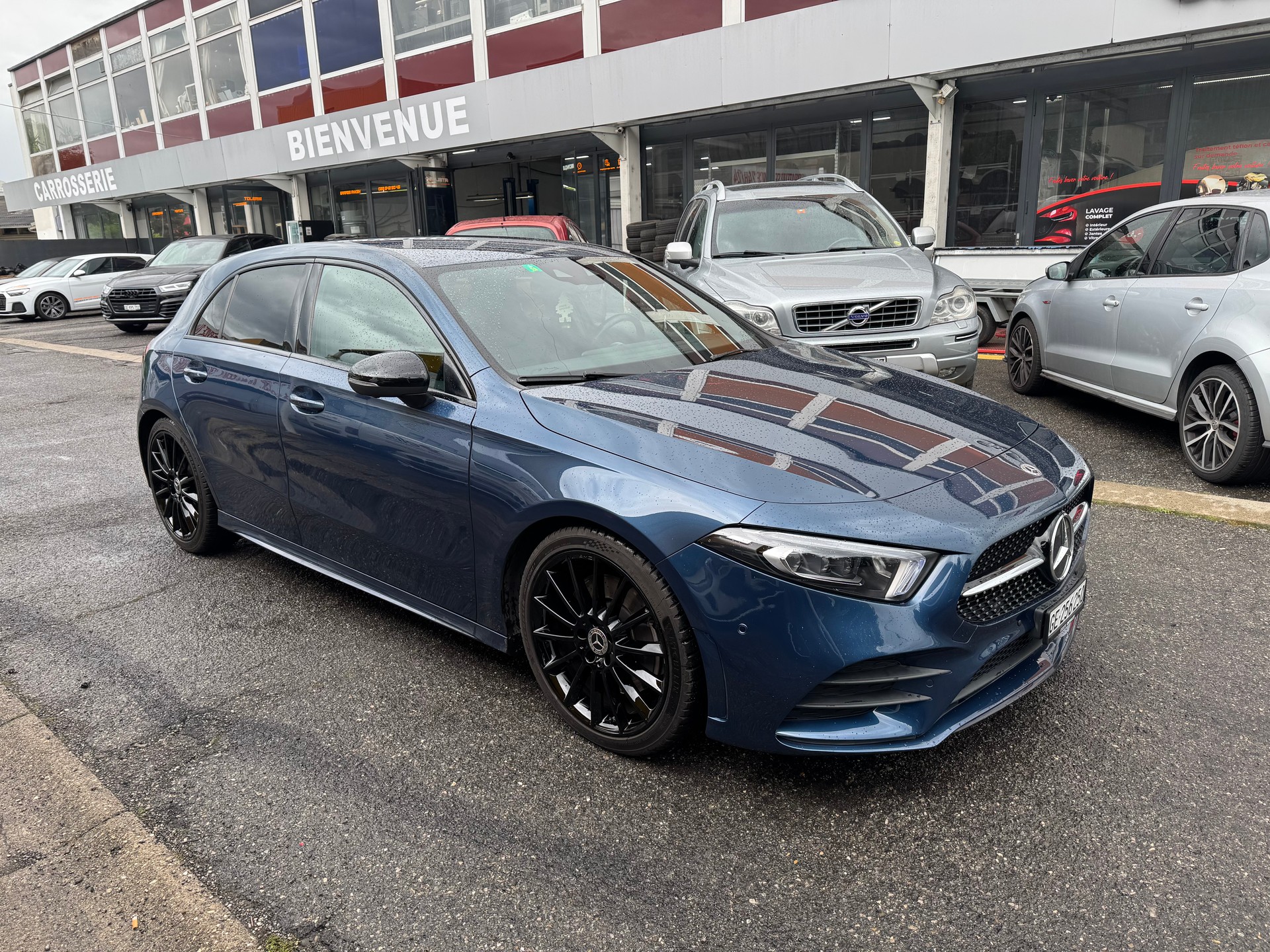 MERCEDES-BENZ A 250 AMG Line 7G-DCT-image-3