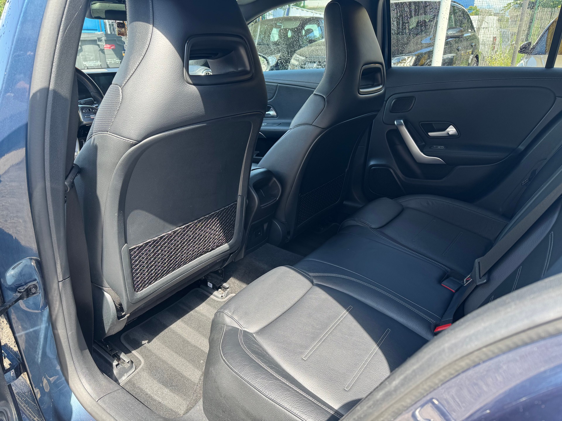 MERCEDES-BENZ A 250 AMG Line 7G-DCT-image-10