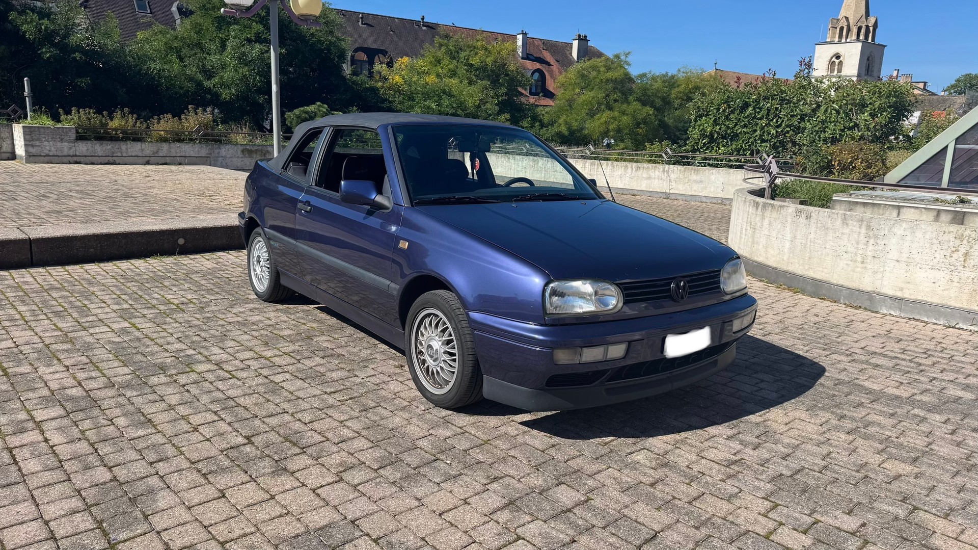 VW Golf Cabriolet 2000 Pink Floyd-image-2