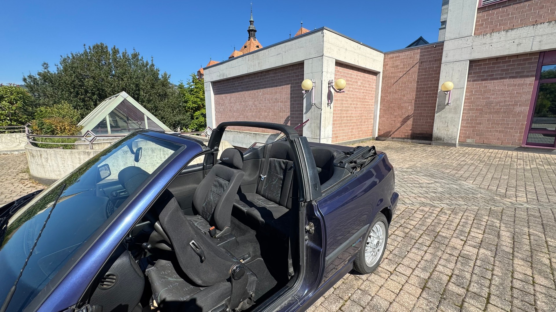 VW Golf Cabriolet 2000 Pink Floyd-image-4