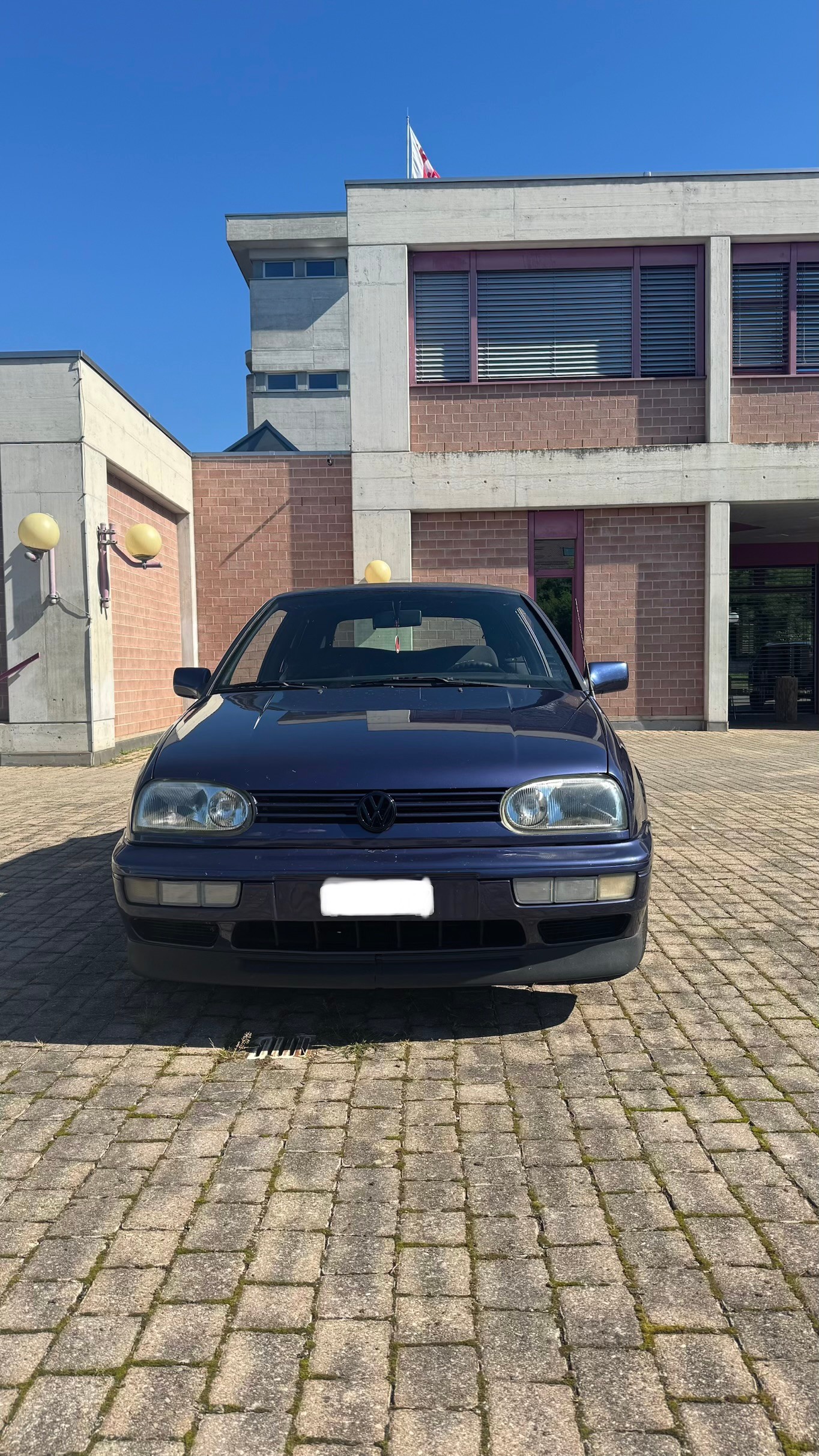 VW Golf Cabriolet 2000 Pink Floyd-image-1