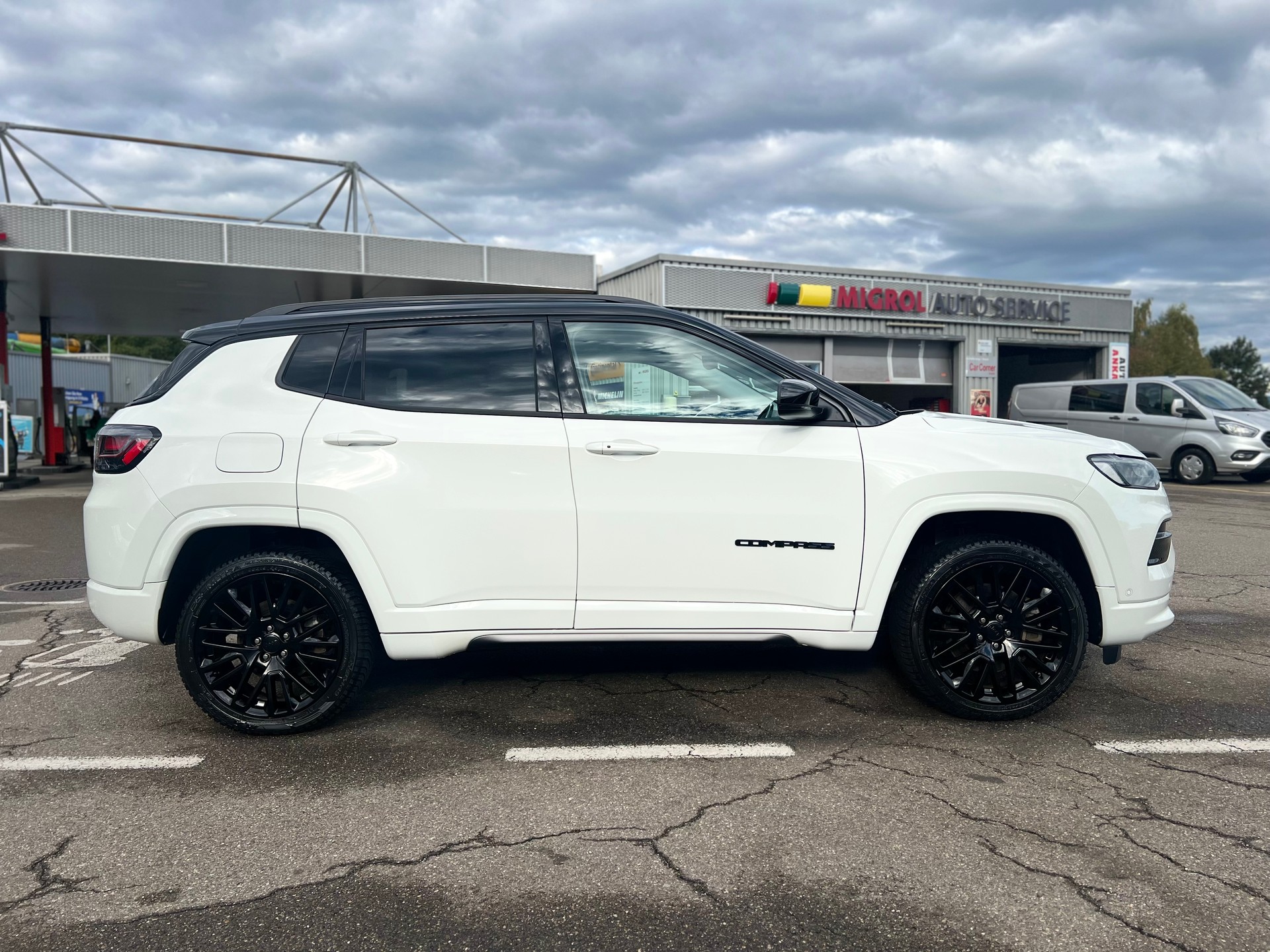 JEEP Compass 1.3 T PHEV S Plus AWD-image-10