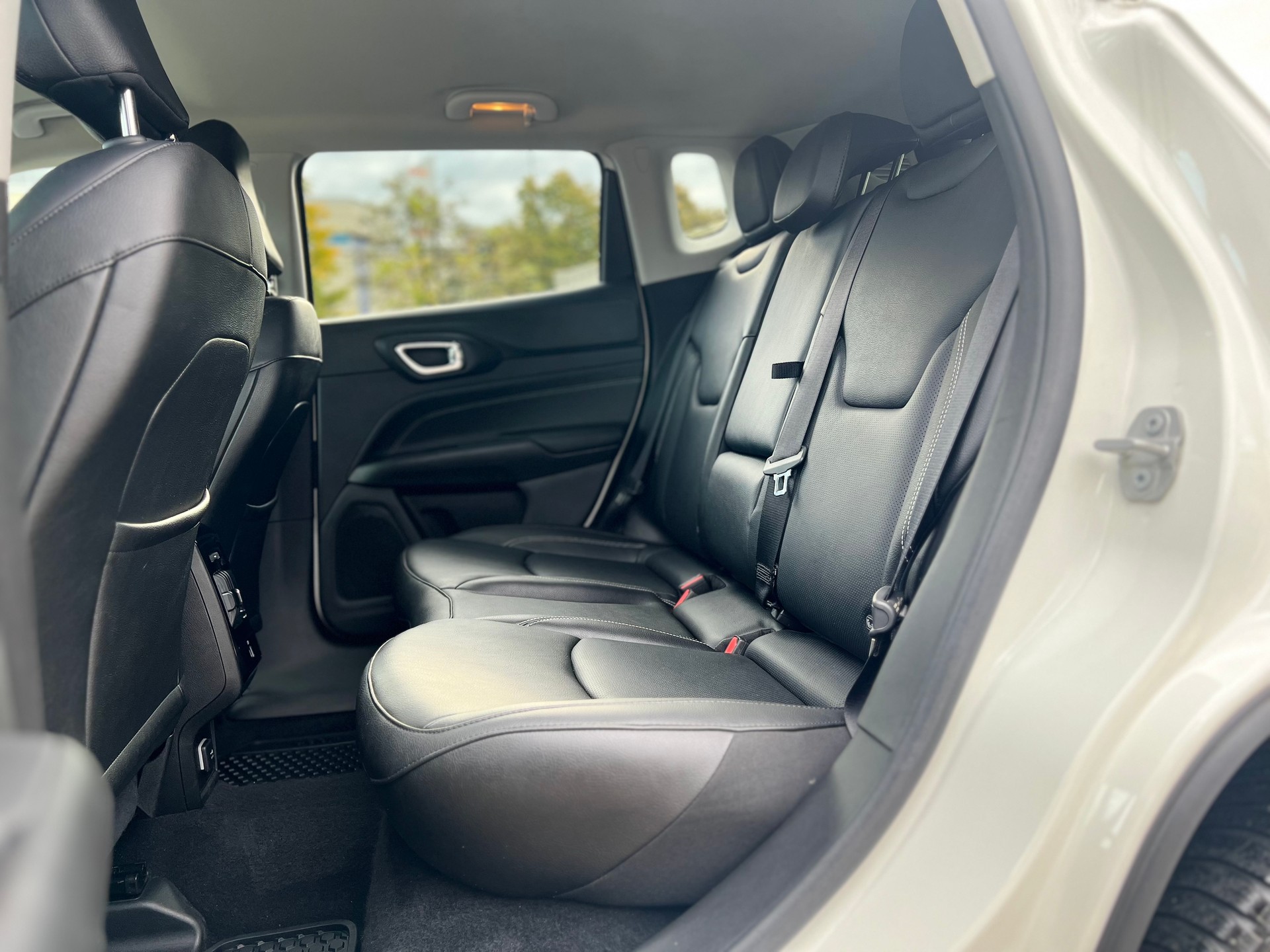 JEEP Compass 1.3 T PHEV S Plus AWD-image-13