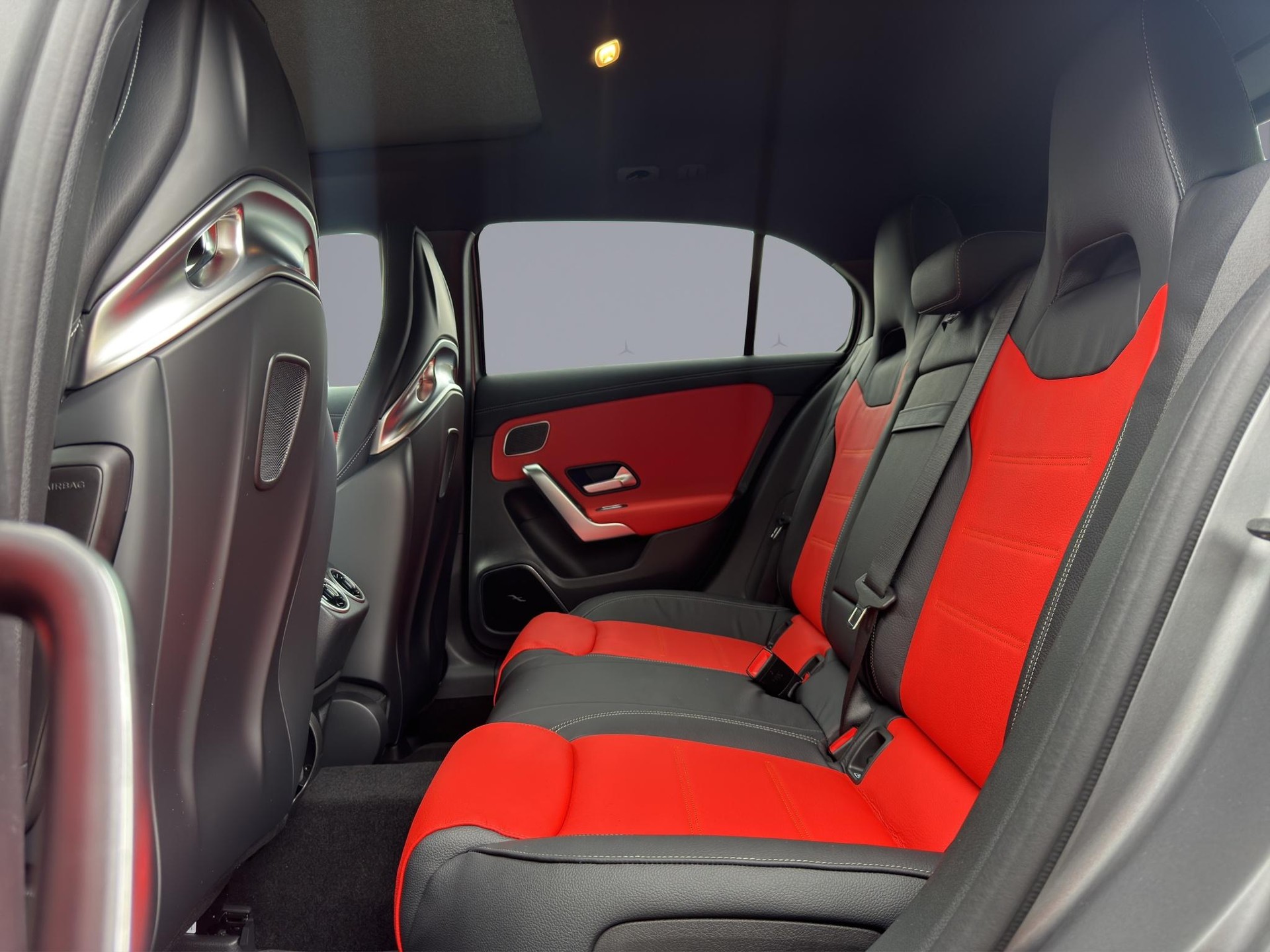MERCEDES-BENZ A 45 S AMG 4matic+-image-11