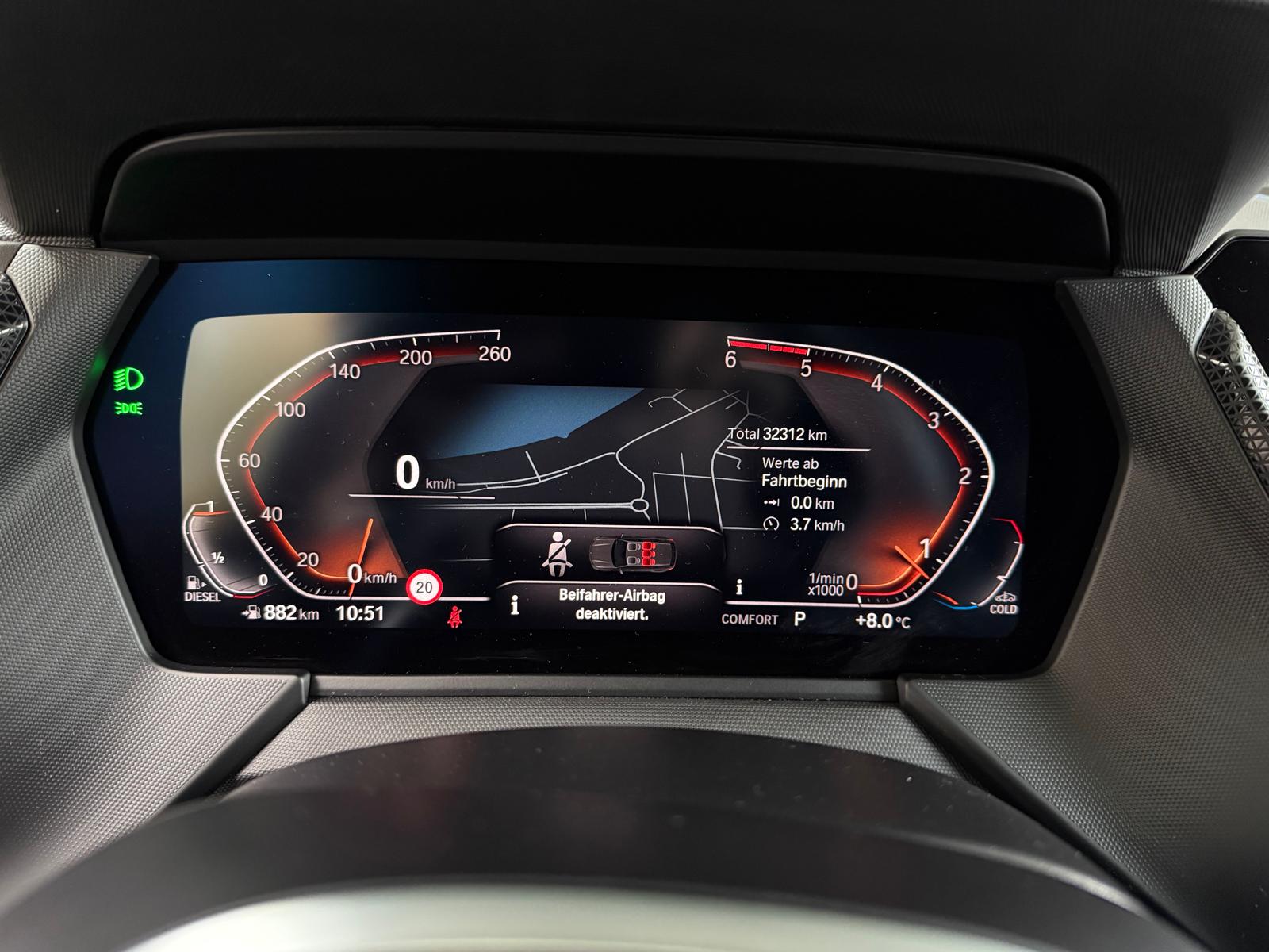 BMW 118d-image-8