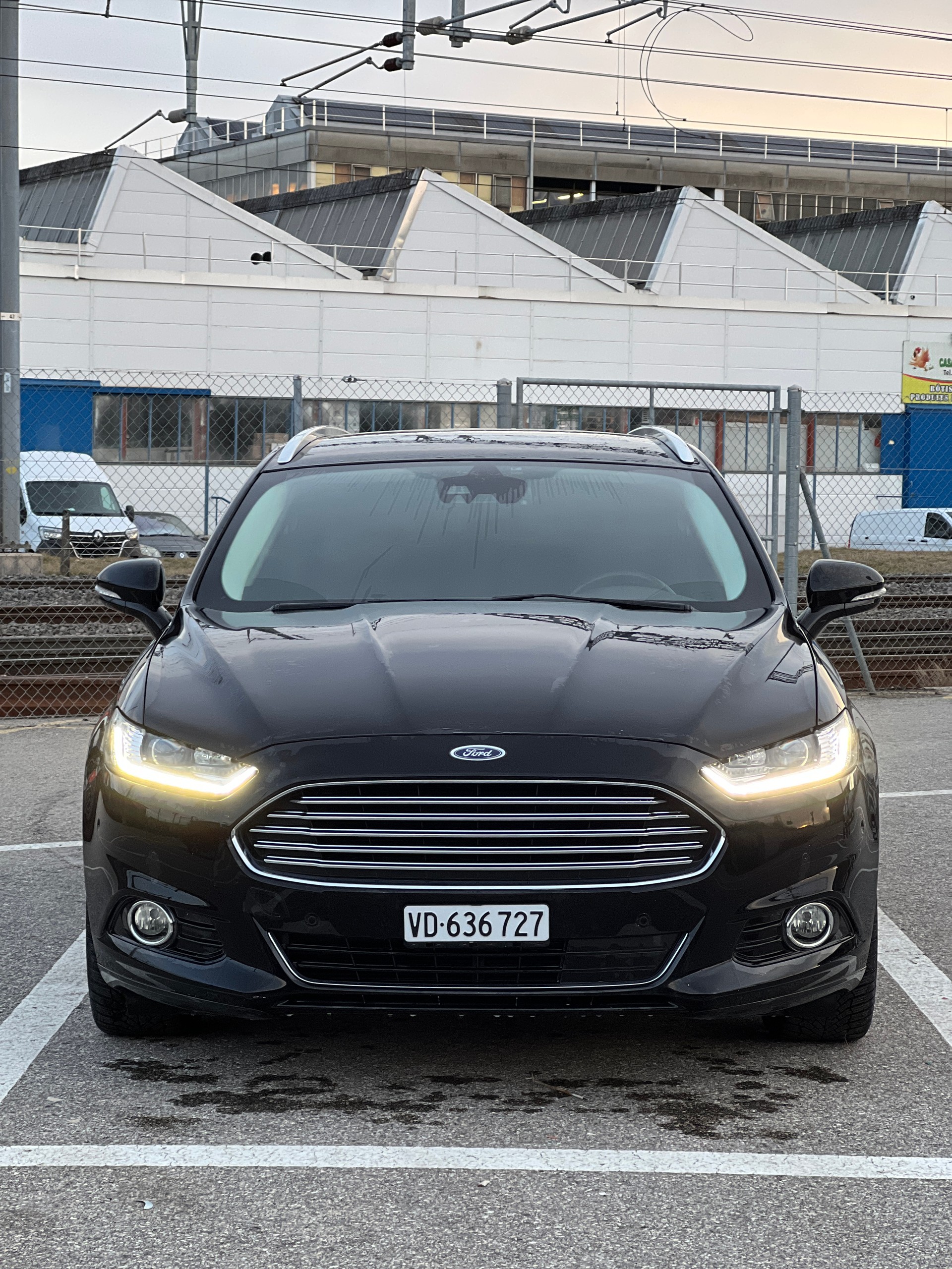 FORD Mondeo 2.0 TDCi Titanium AWD PowerShift-image-1