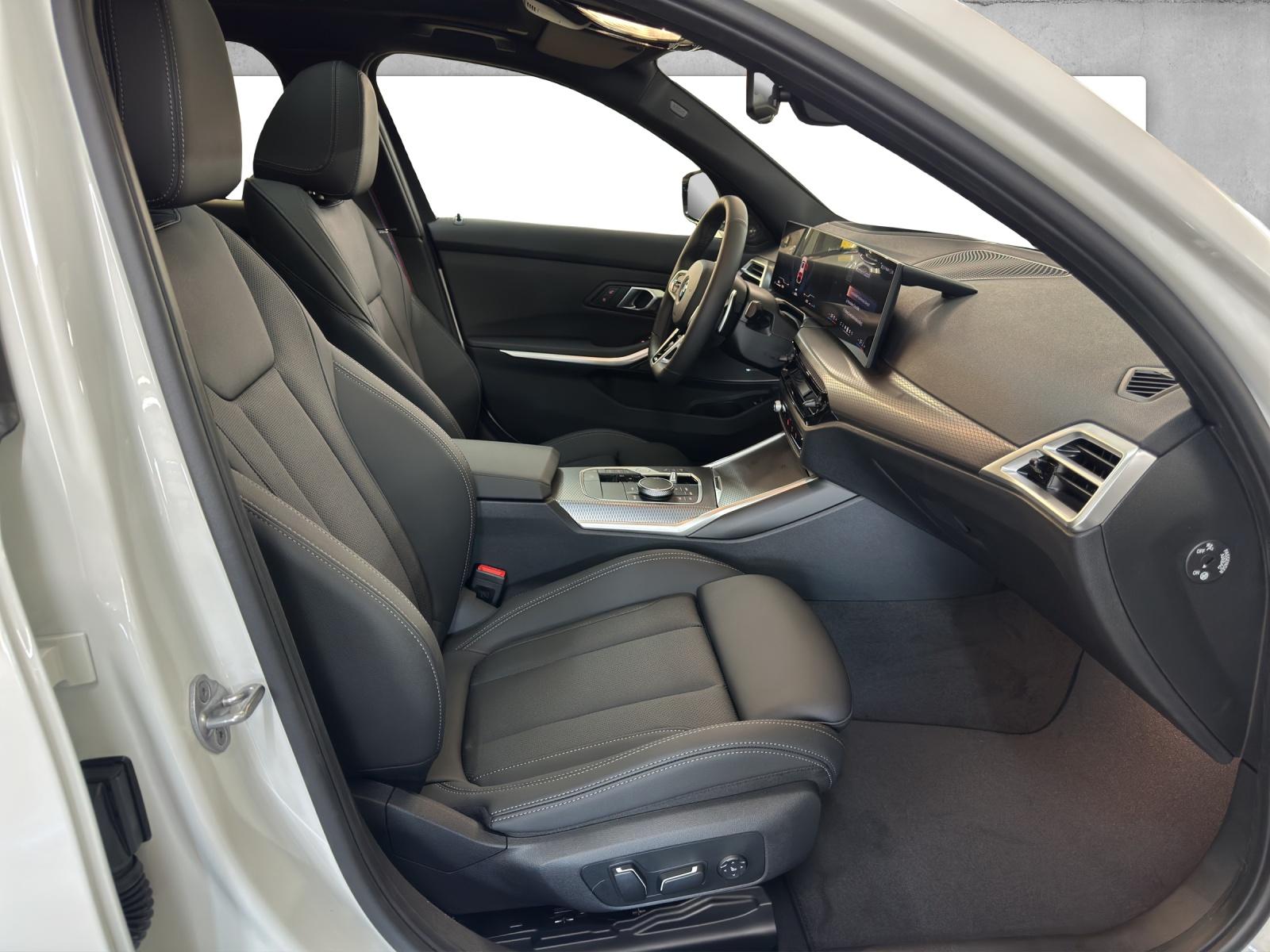 BMW 320d xDrive Touring-image-14