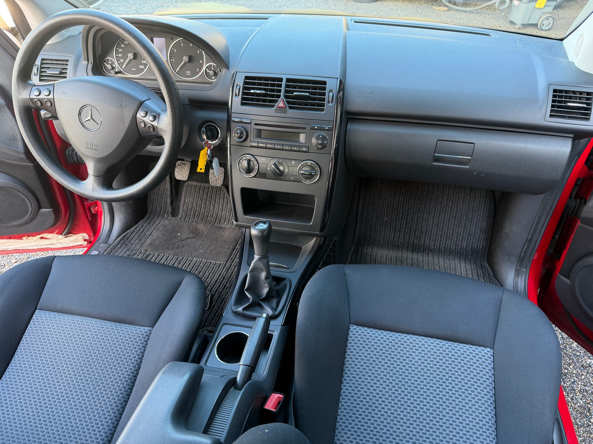 MERCEDES-BENZ A 150 Classic-image-11