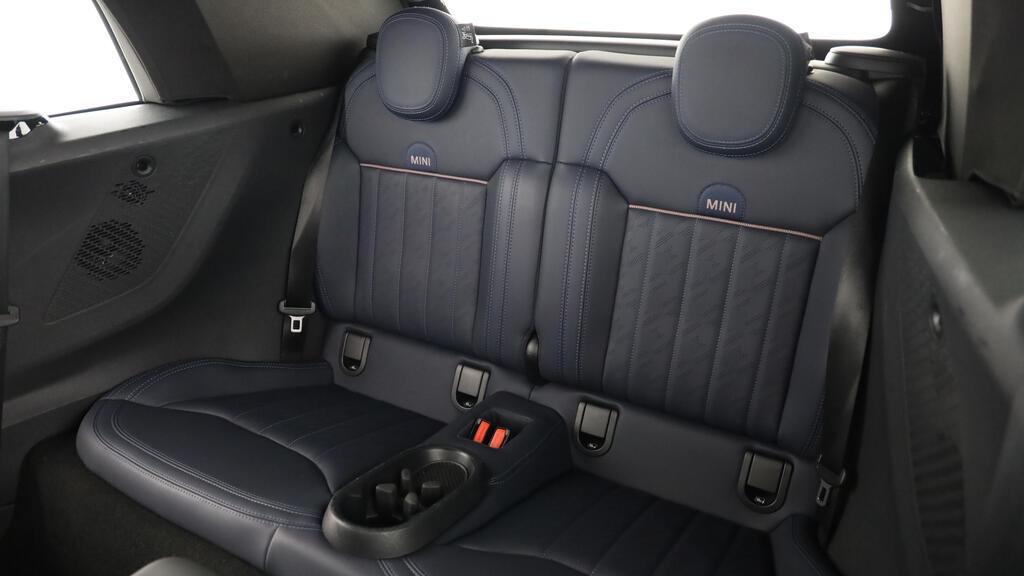 MINI Cooper S Cabrio-image-19