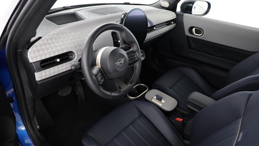 MINI Cooper S Cabrio-image-16