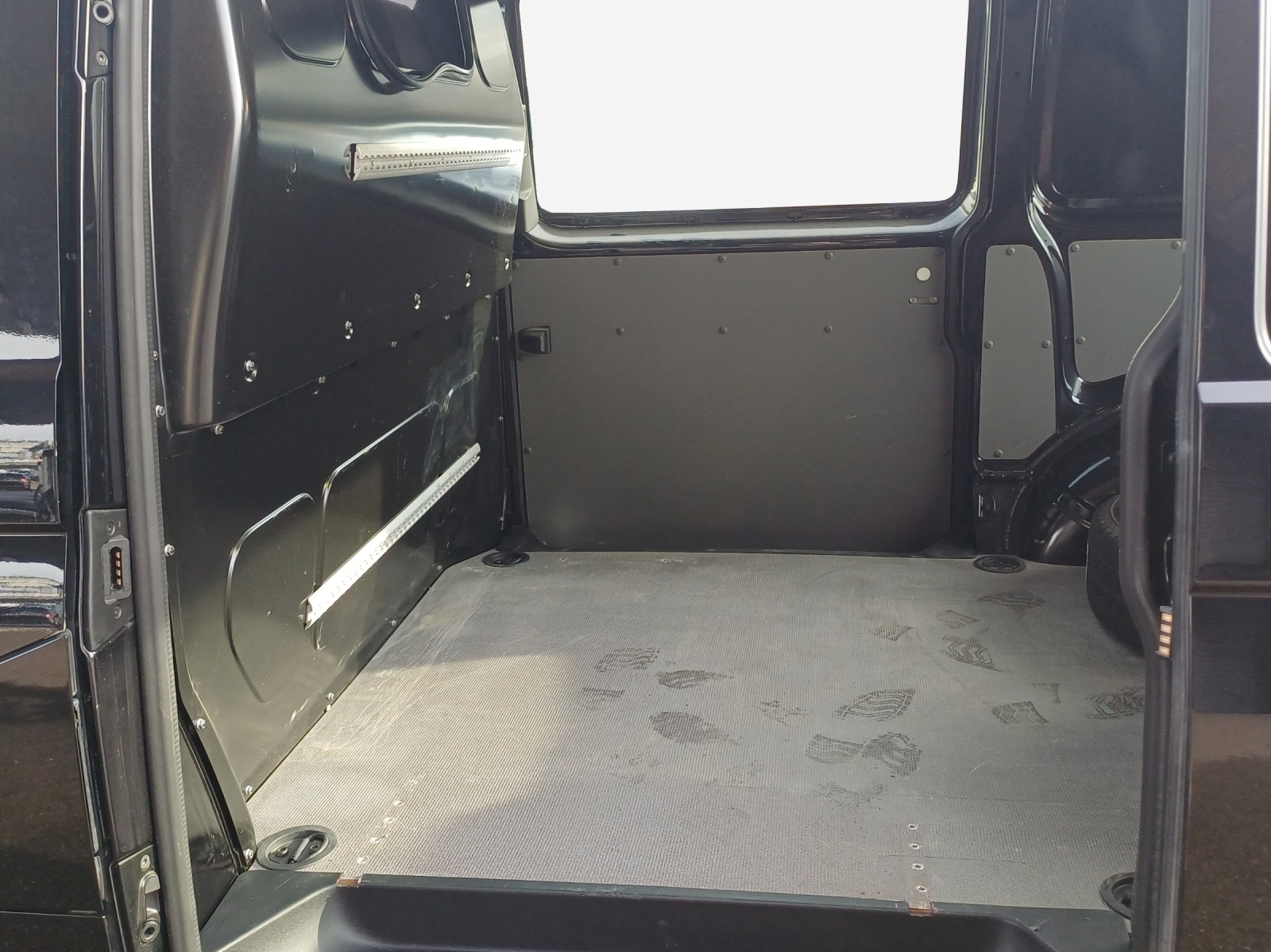 VW T6.1 2.0 TDI 4Motion DSG-image-11