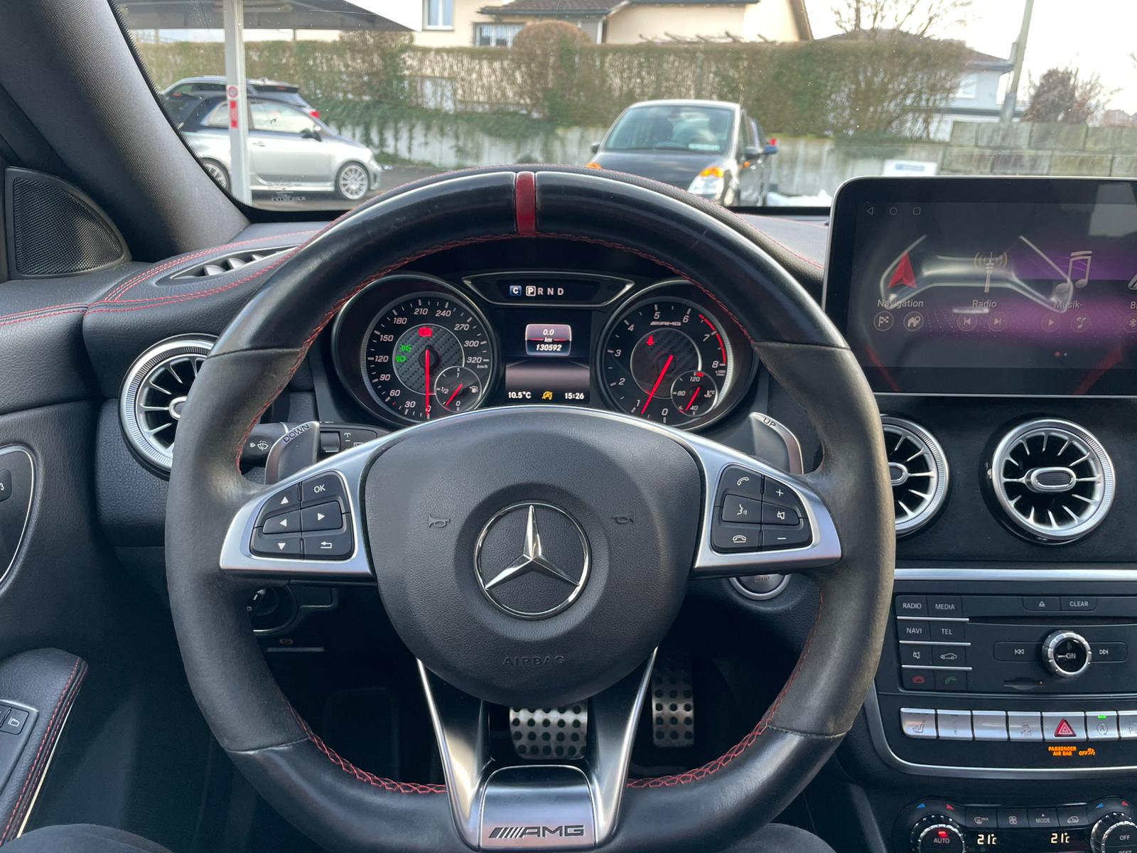 MERCEDES-BENZ CLA Shooting Brake 45 AMG 4Matic Speedshift-image-9