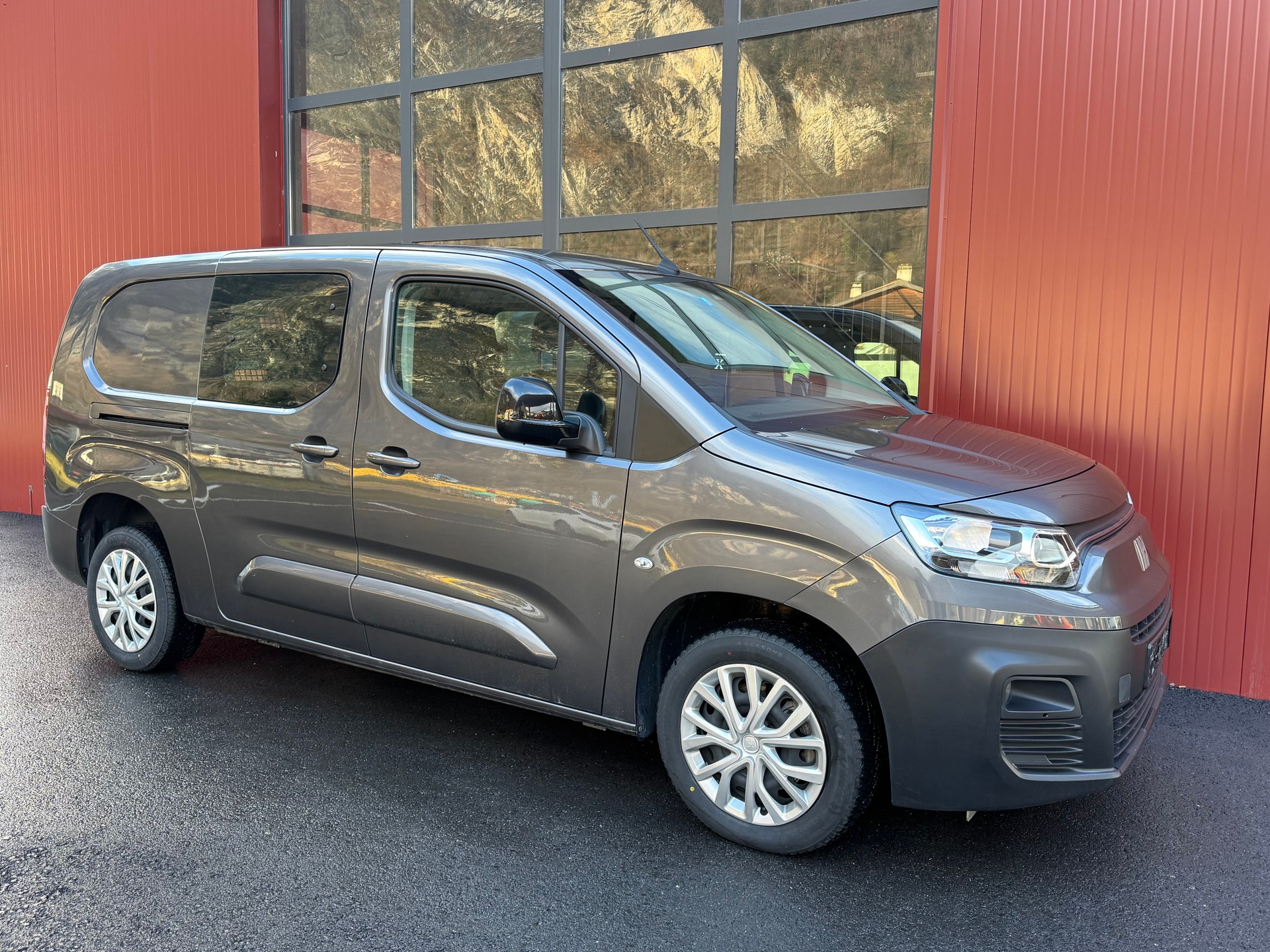 FIAT XL 1.5 diesel 5 places-image-3