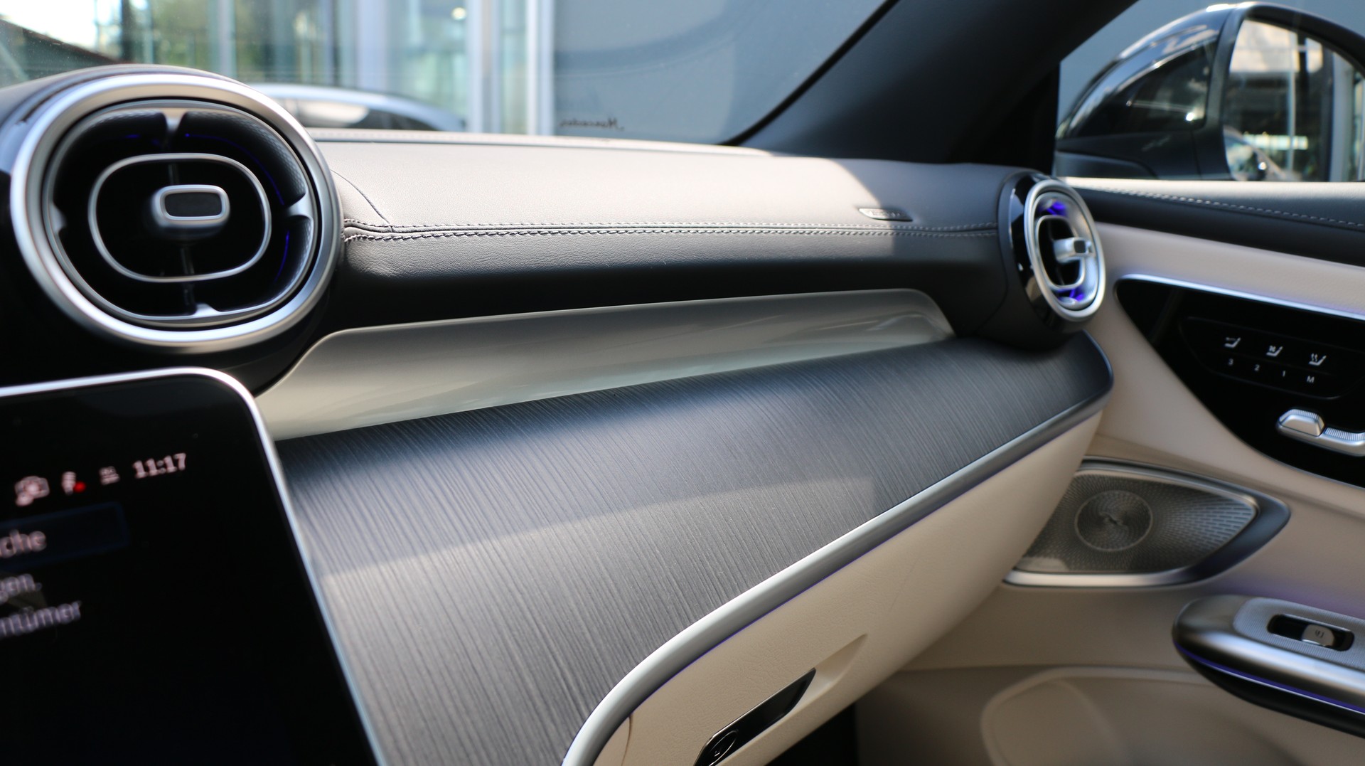 MERCEDES-BENZ CLE AMG 53 Cabrio 4Matic+-image-23