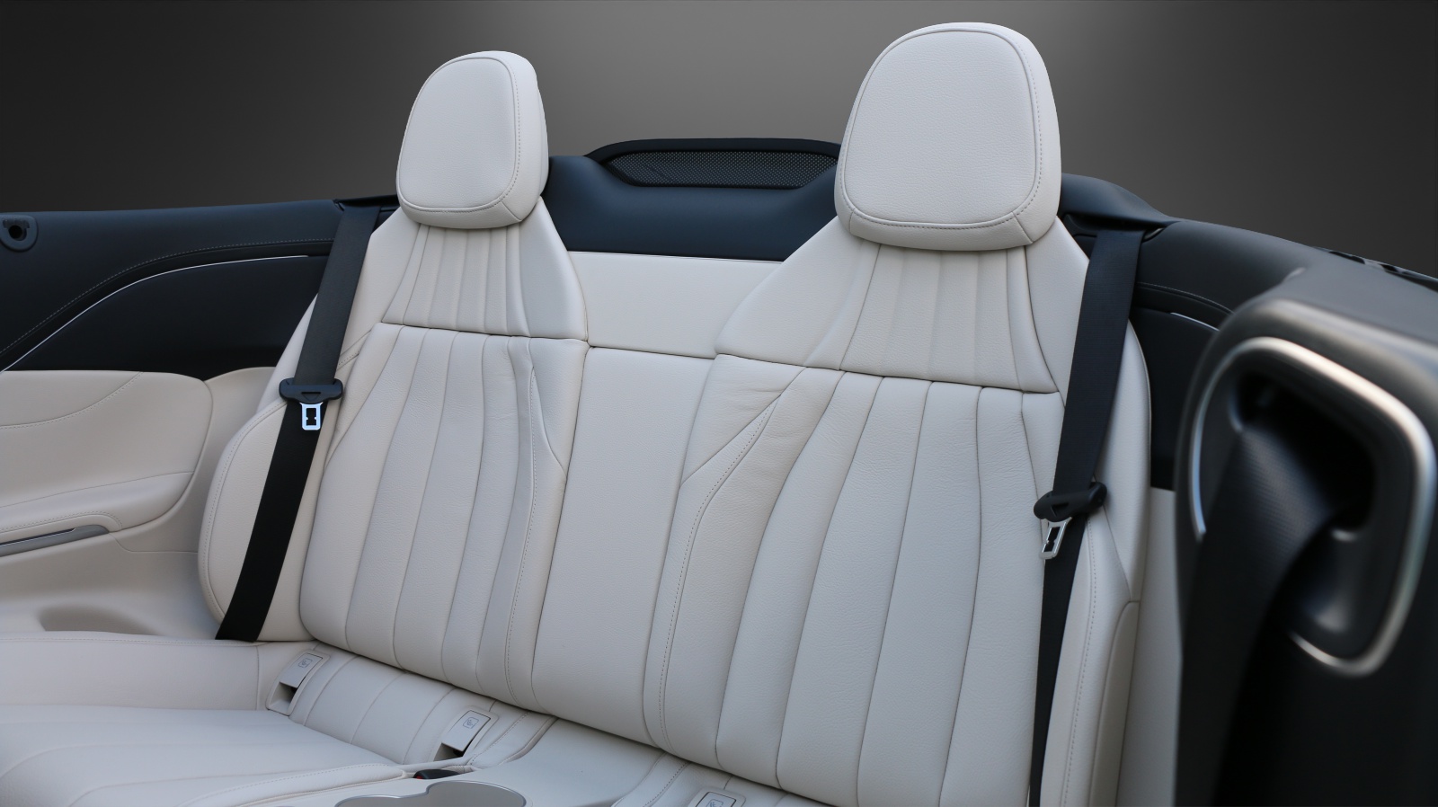 MERCEDES-BENZ CLE AMG 53 Cabrio 4Matic+-image-13