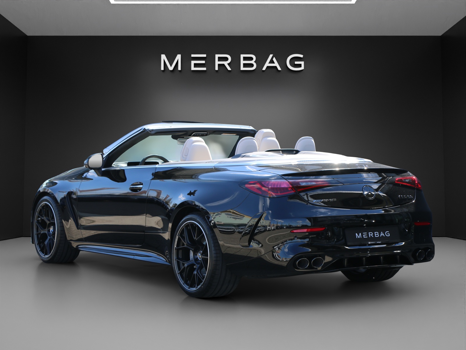MERCEDES-BENZ CLE AMG 53 Cabrio 4Matic+-image-4